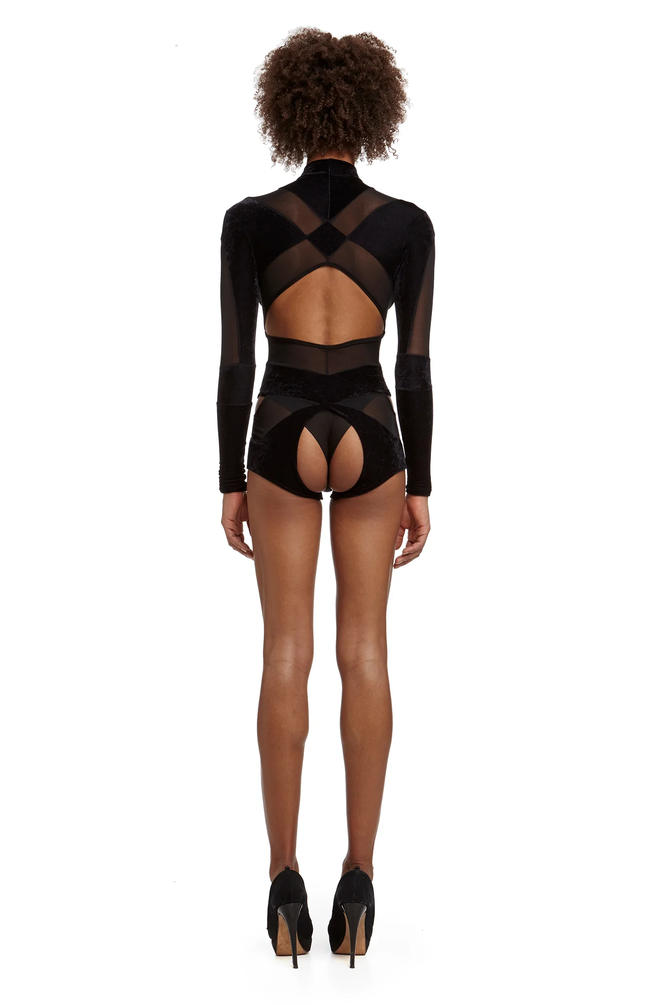 Jung_Longsleeve_Body_velvet-bk_web.jpg