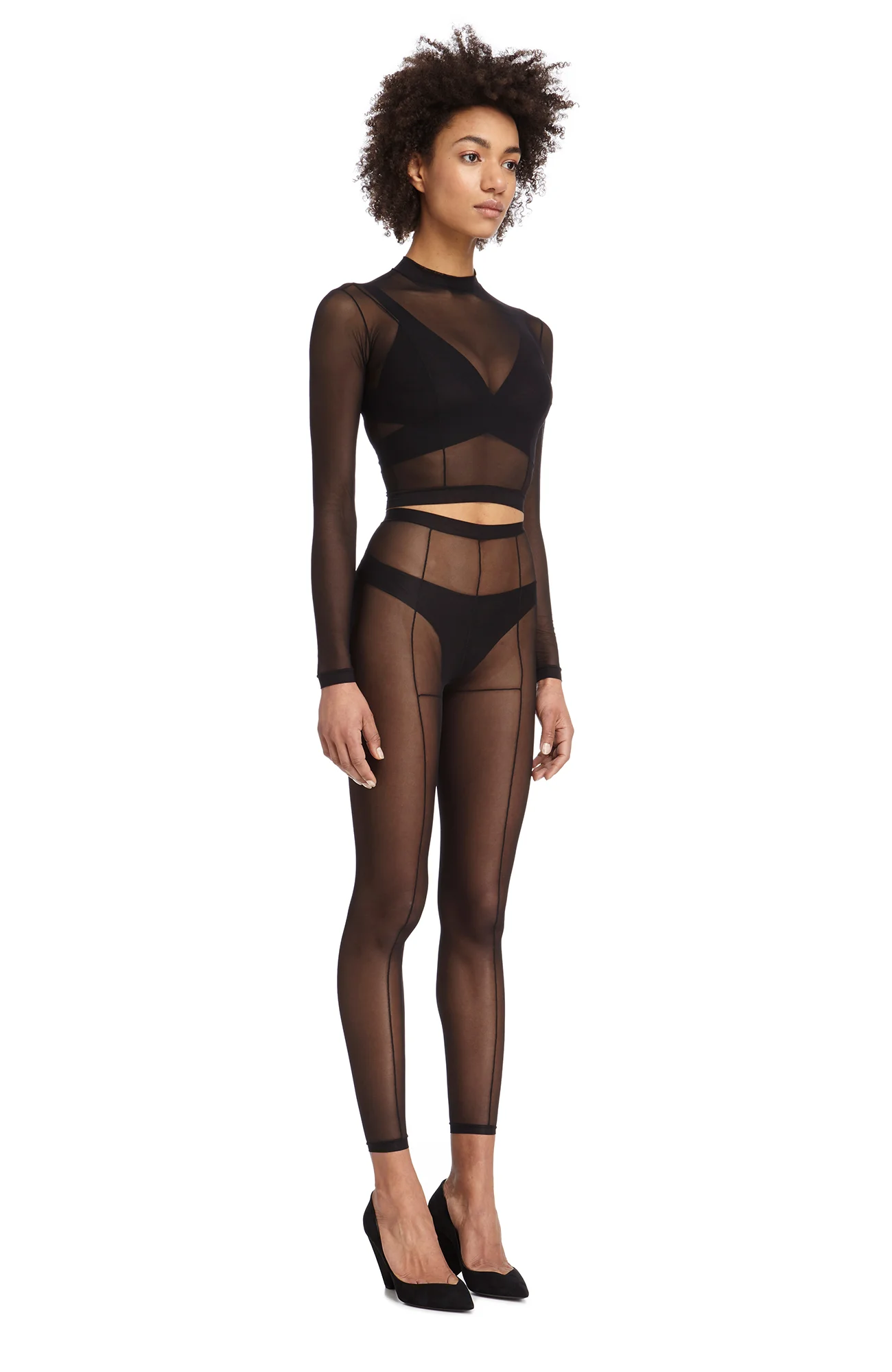 Sever_Longsleeve_Top_Leggings_Form_Bra-3fr_web.jpg