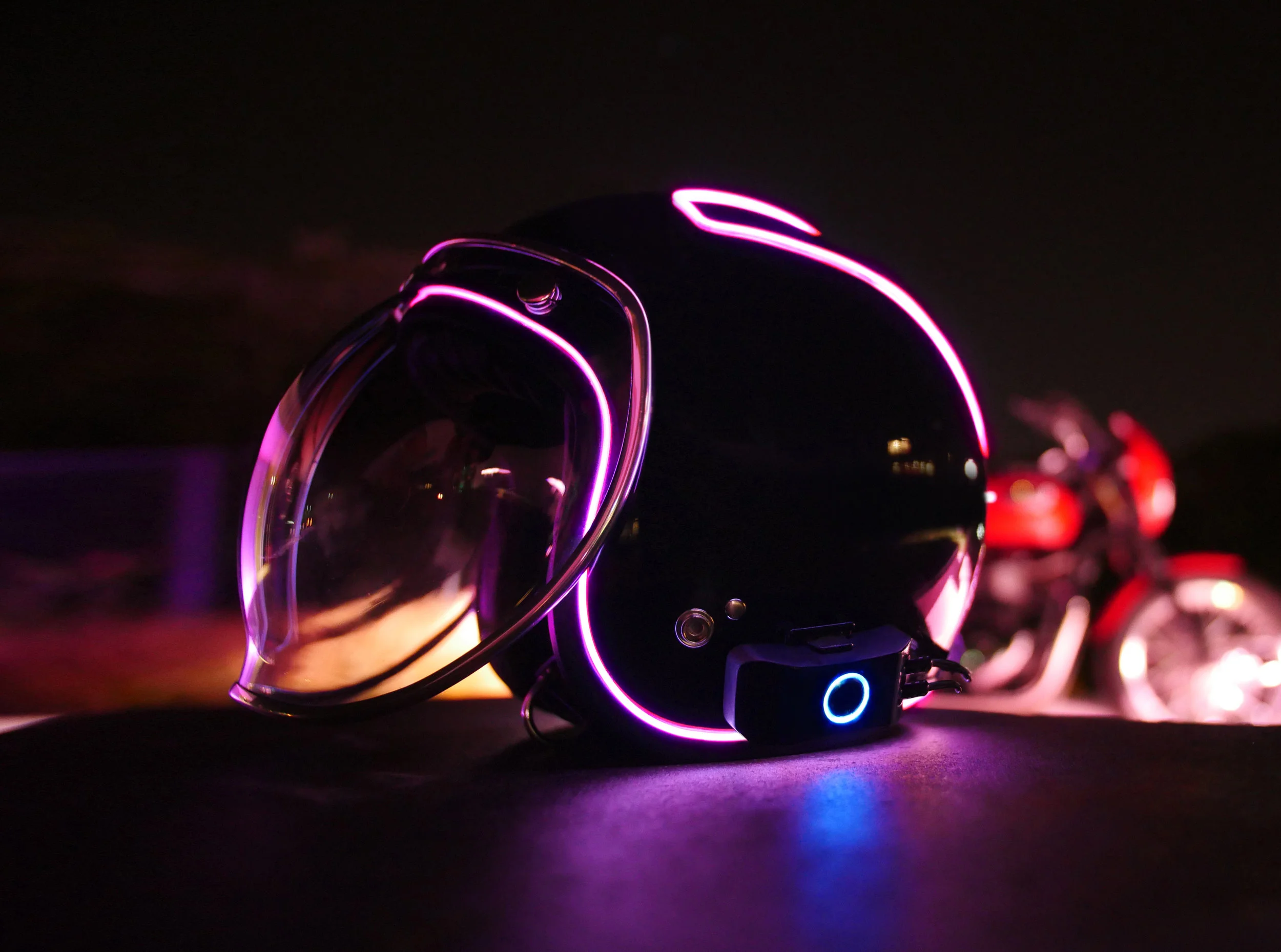 Cafe_HelmetPinkCrop.jpg