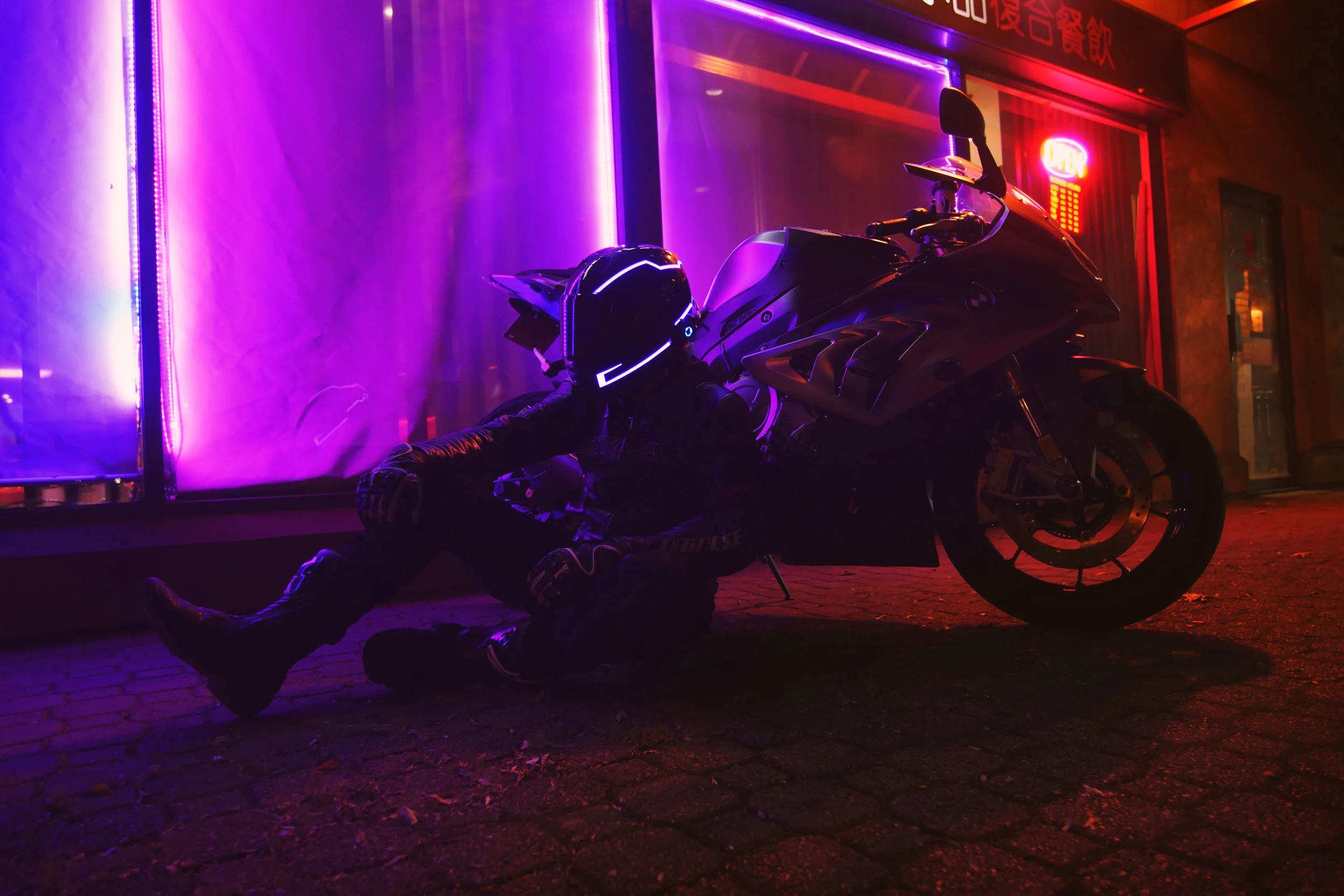 Sitting Wide Angle Double Neutron Purple.jpg