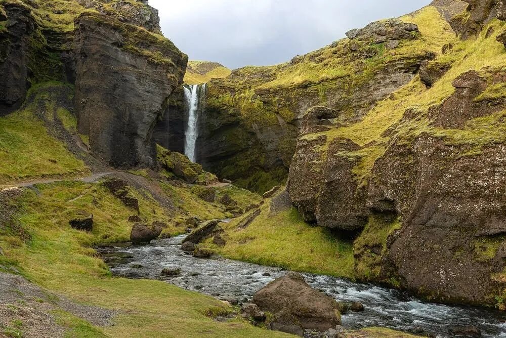 Be sure to follow/like for more of my Iceland photos (I have so many!) 

Here is another angle, Sans-Sheep  of Kvernufoss falls. Absolutely stunning!

#kvernufoss  #kvernufosswaterfall #waterfall  #landscape_lovers
#landscapephotography #iceland #tra