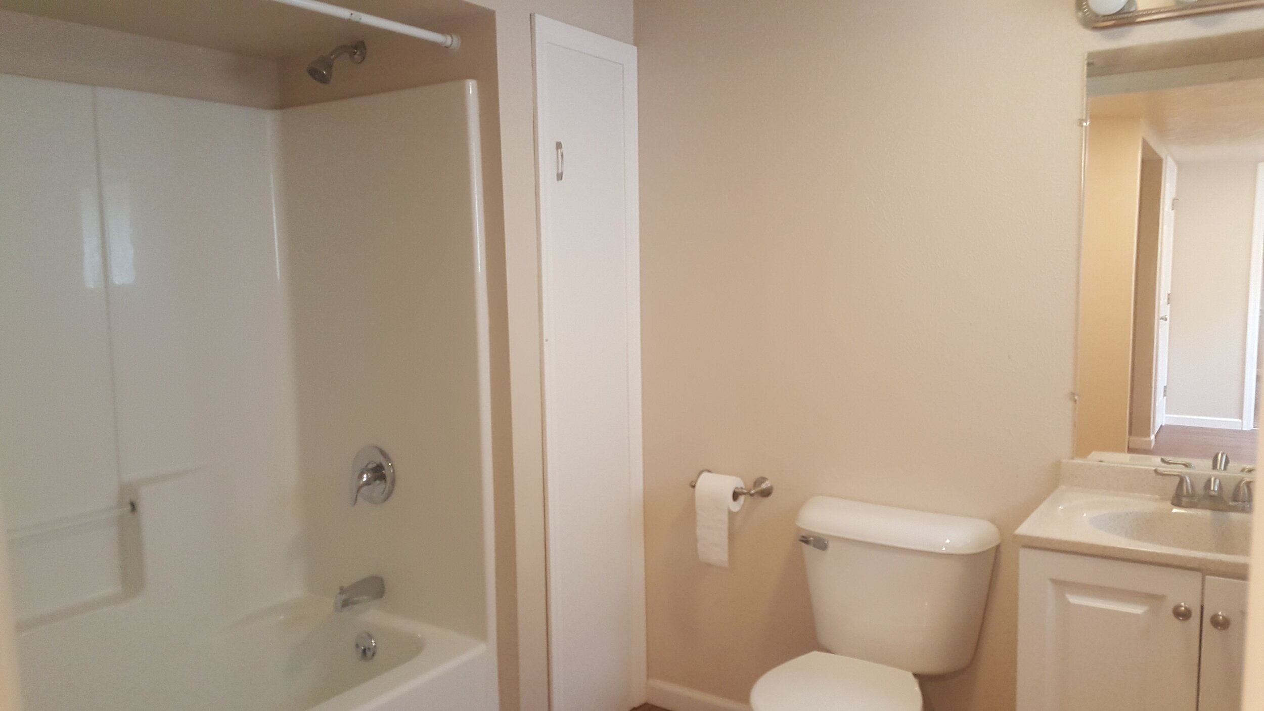 Bathroom 14th Down.jpg