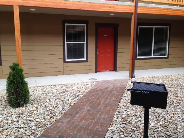 Courtyard to door unit 102.JPG