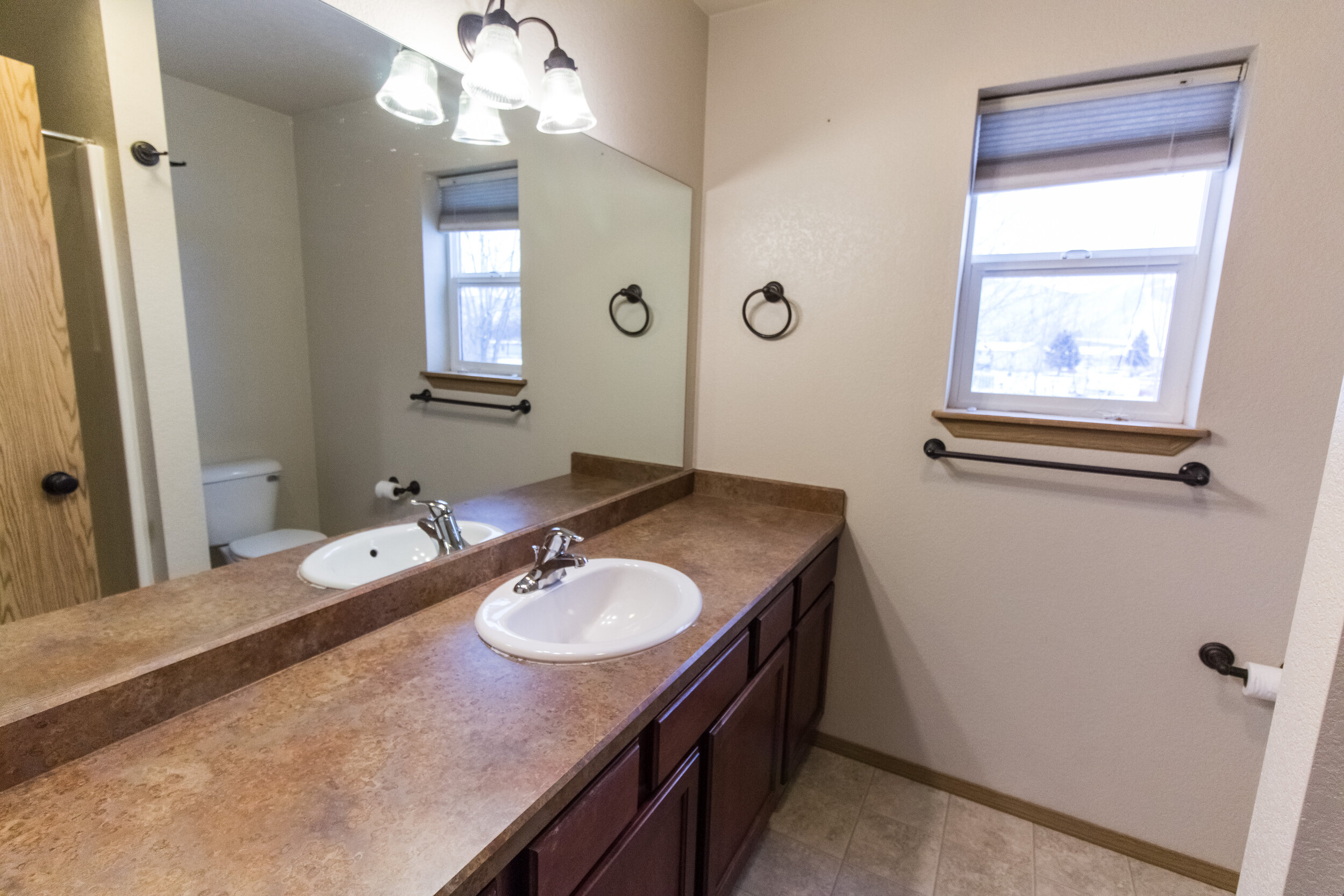 Upstairs Bathroom1.jpg