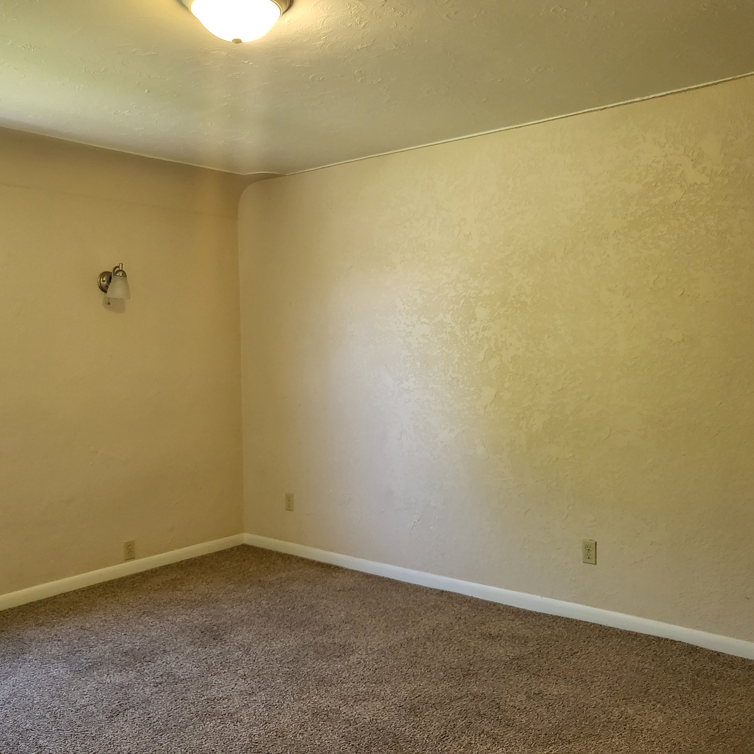 2253 B Front Bedroom.jpg