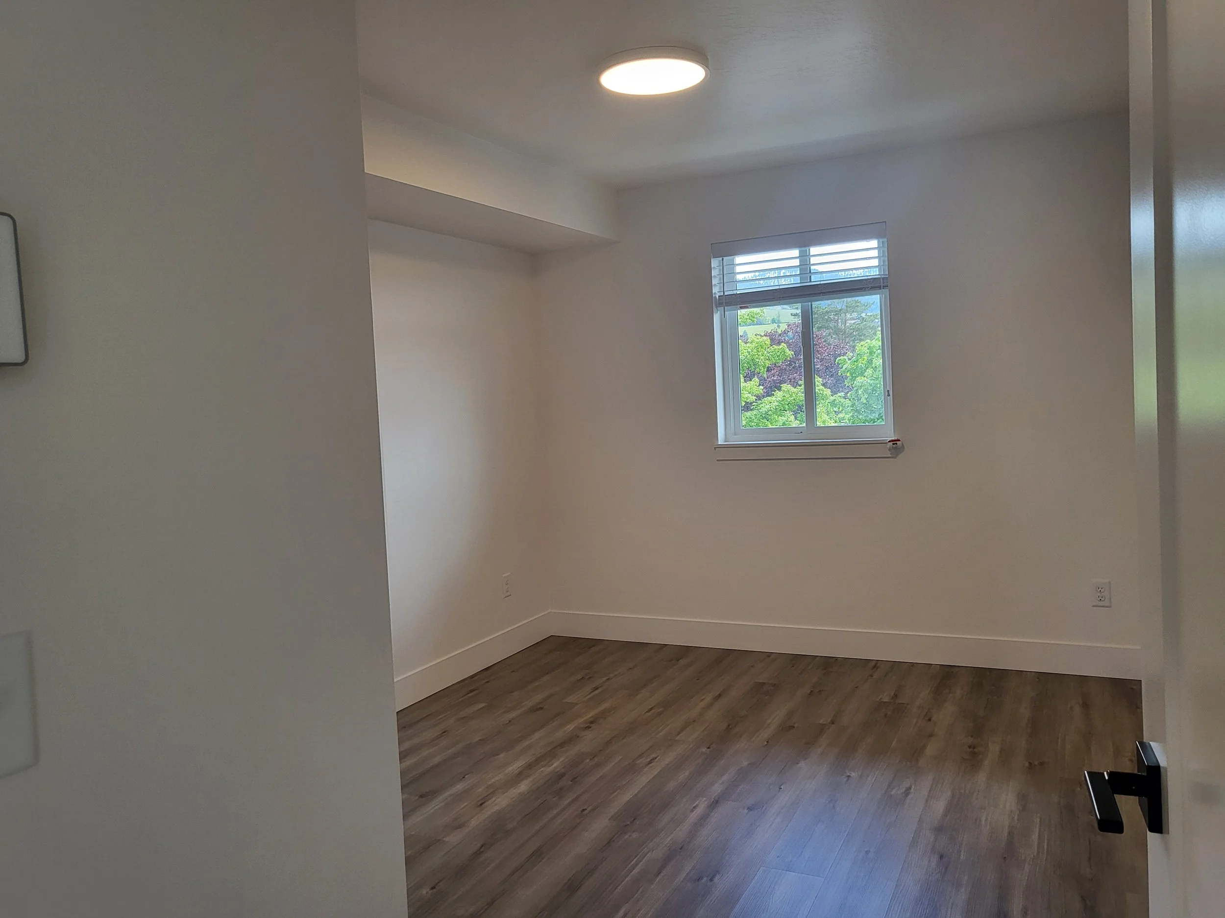 305 Bedroom.jpg