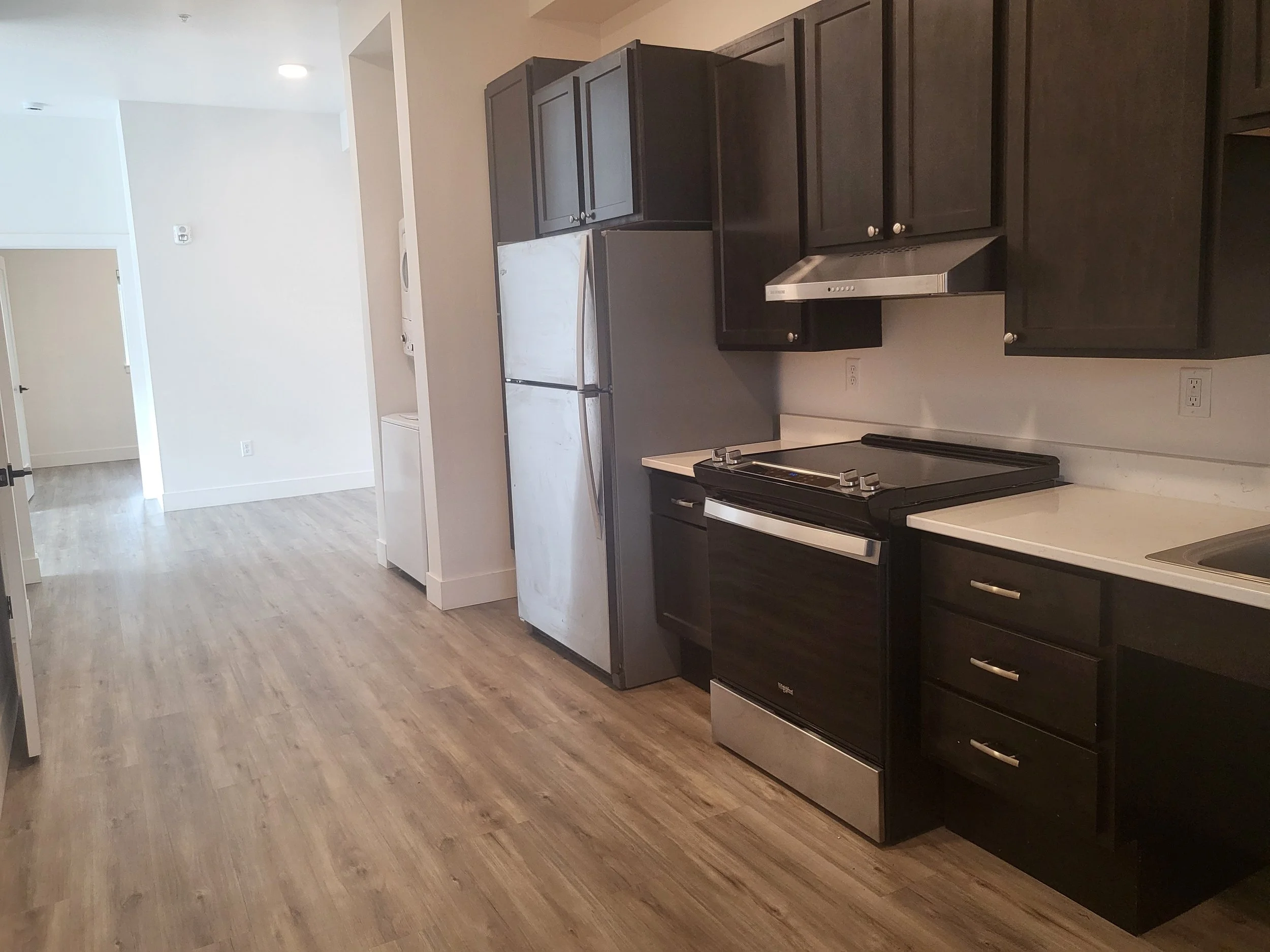 #101 Kitchen.jpg