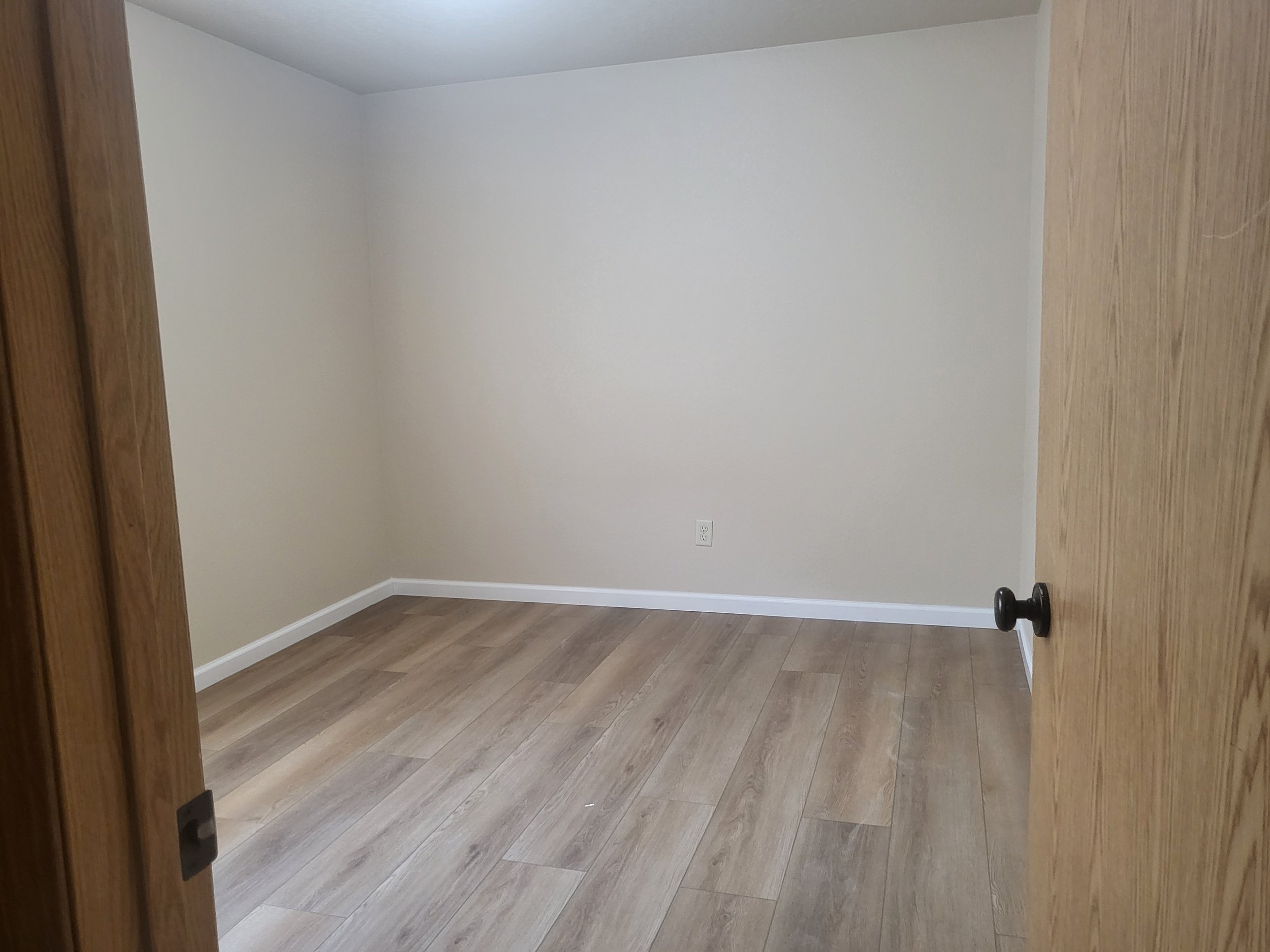 SW Bedroom Up.jpg