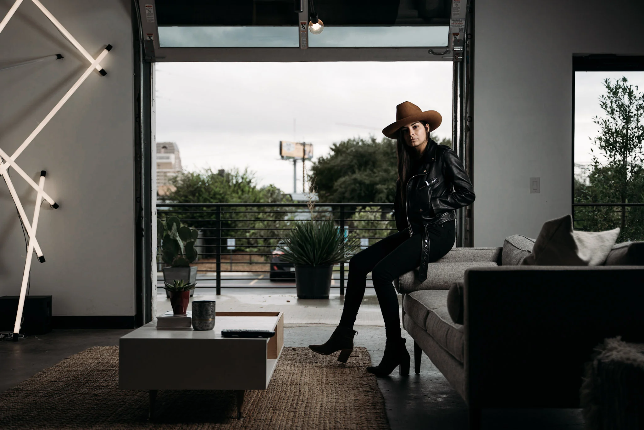 20180922-LindaR-Studio-AdrianGarcia_BR31808.jpg