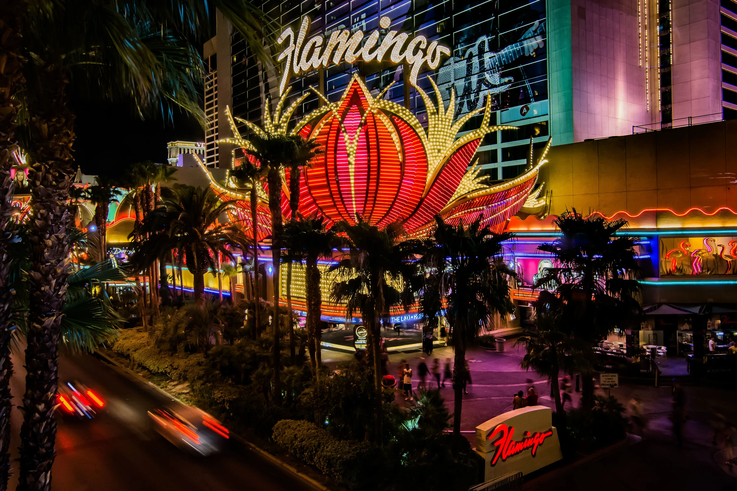 Always loved this old-school neon.
