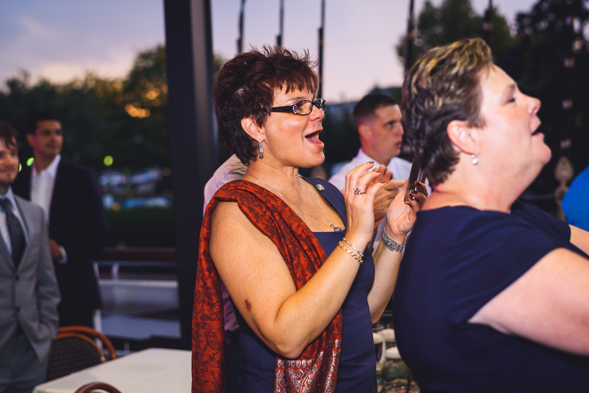 Moshulu-Wedding-Photographer-0043.jpg