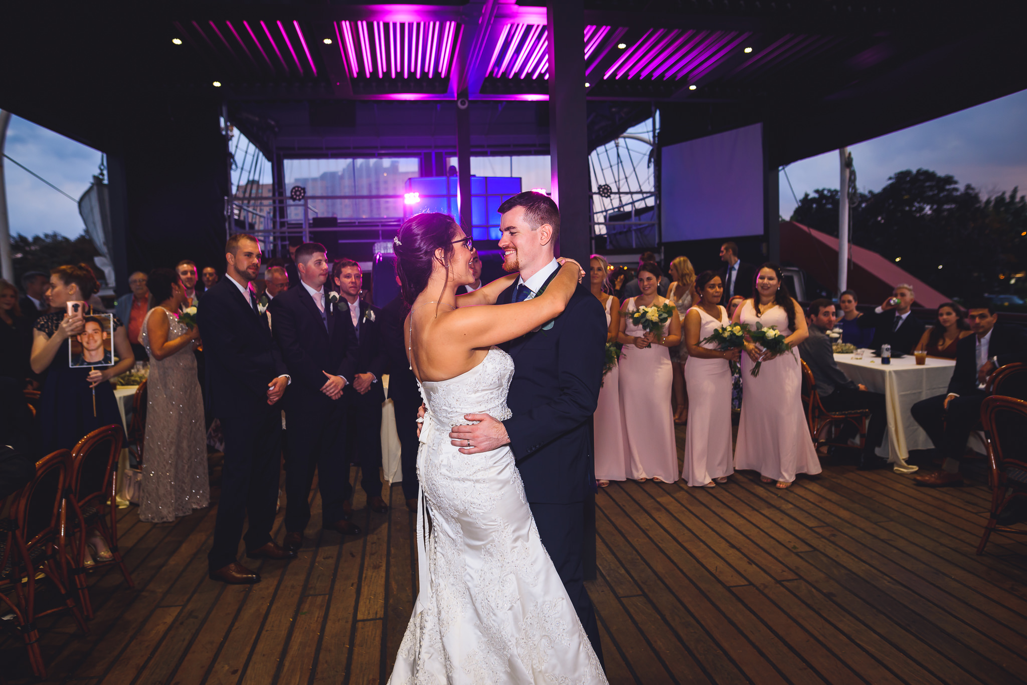 Moshulu-Wedding-Photographer-0047.jpg
