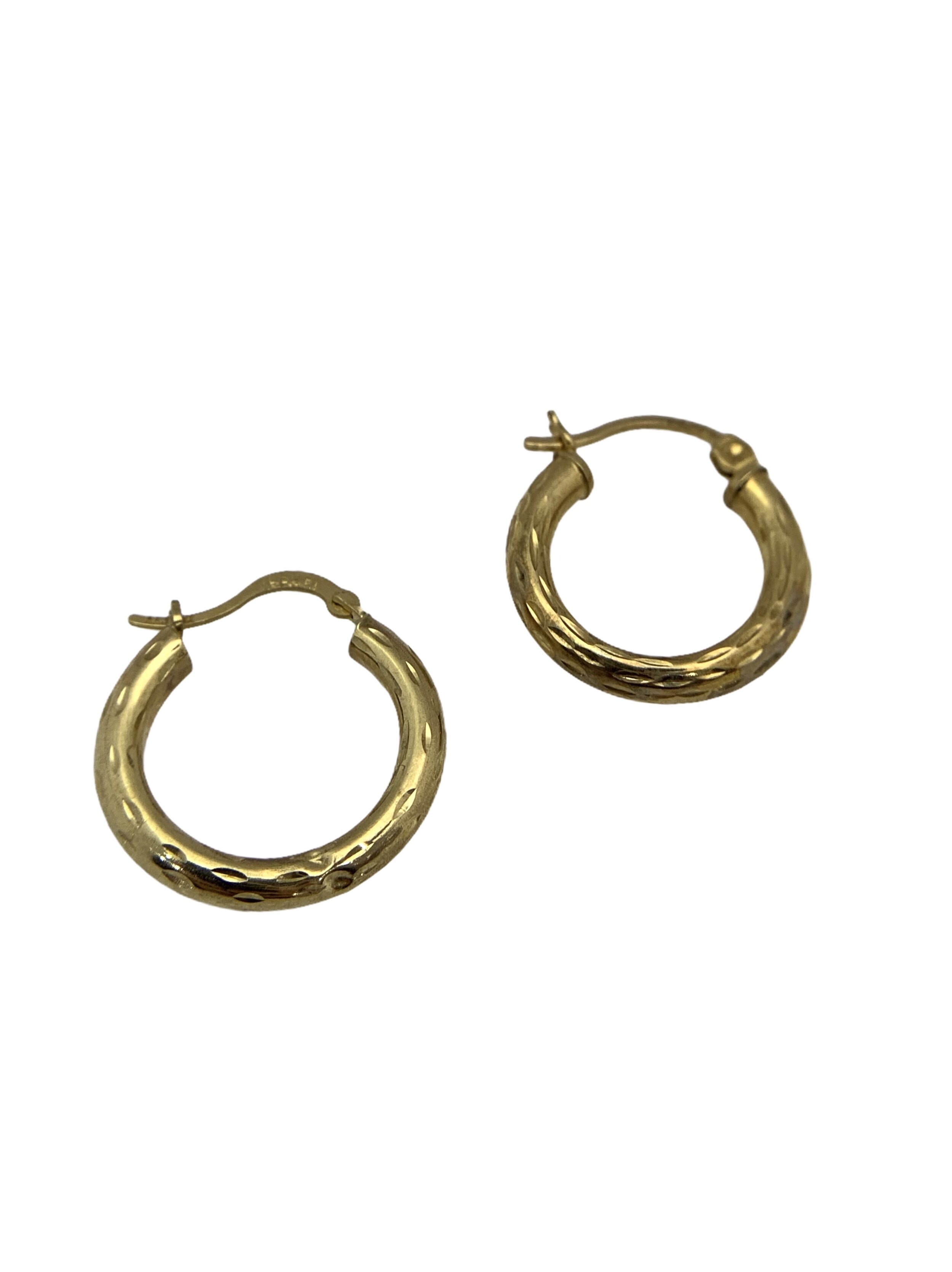 Plain patterned hoops