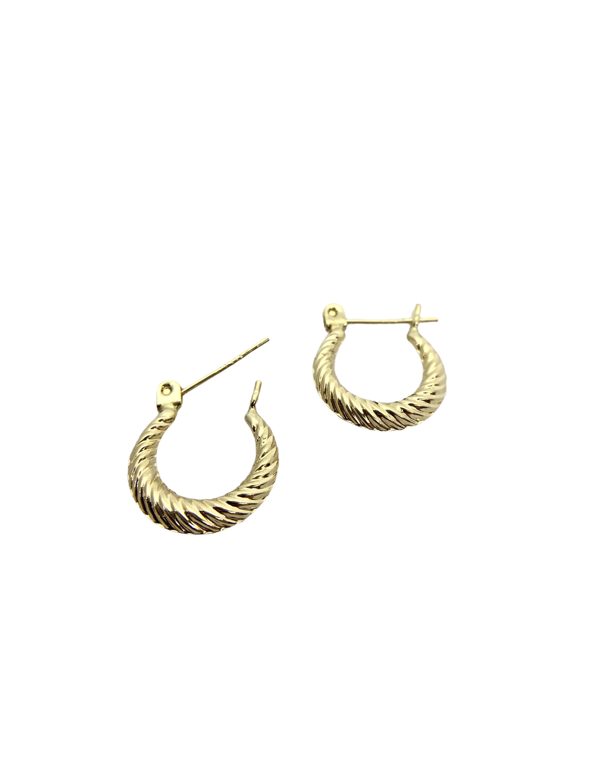 Tapered Twist Hoops