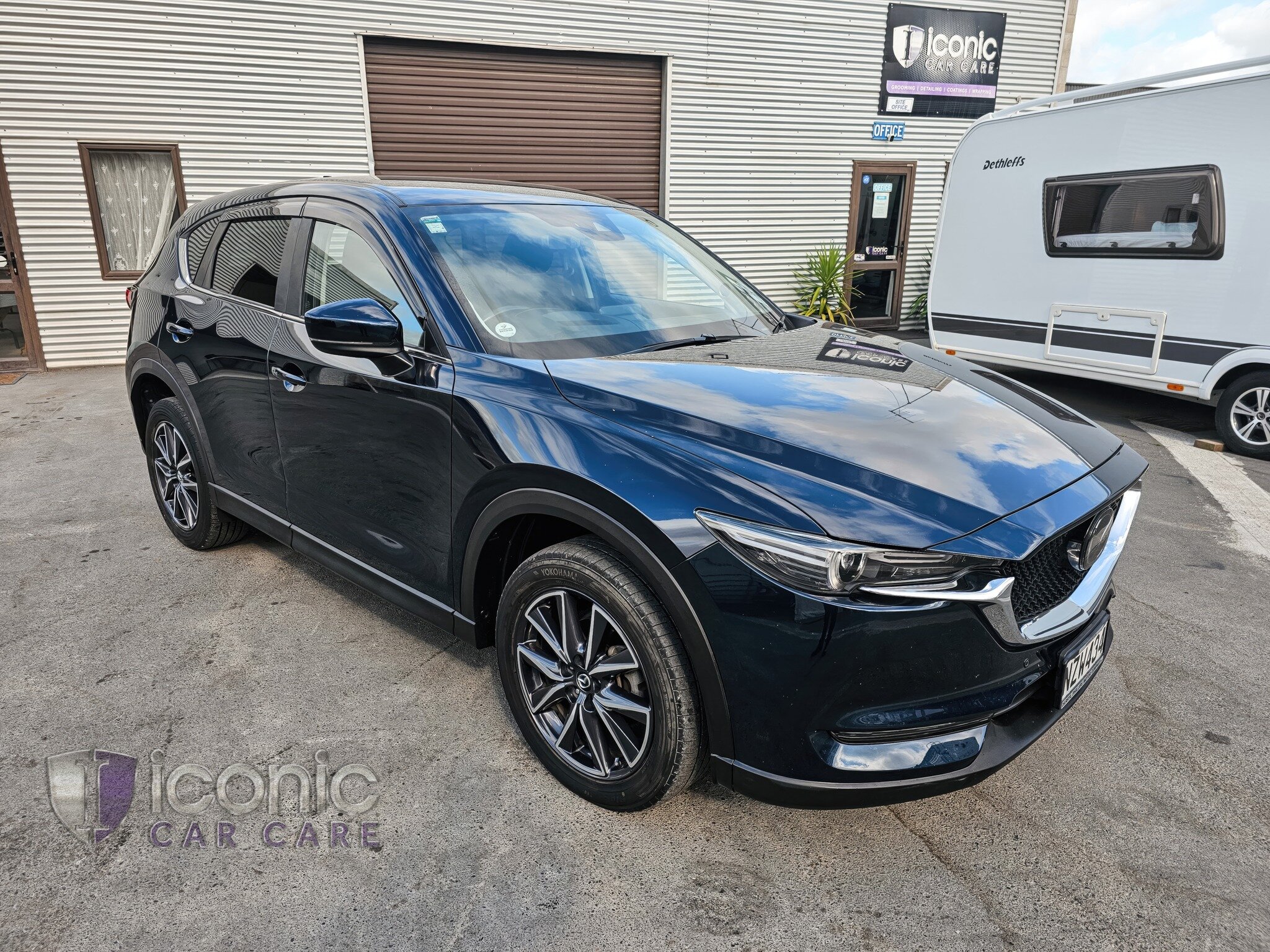 🔥Brilliant 2017 Mazda CX-5 for sale now!🔥

Free 12 months mechanical breakdown insurance included. You can add 1 to 3 more years on top, enquire today!

Known for its sleek design, fuel efficiency, and outstanding performance, this MAZDA CX-5 is th