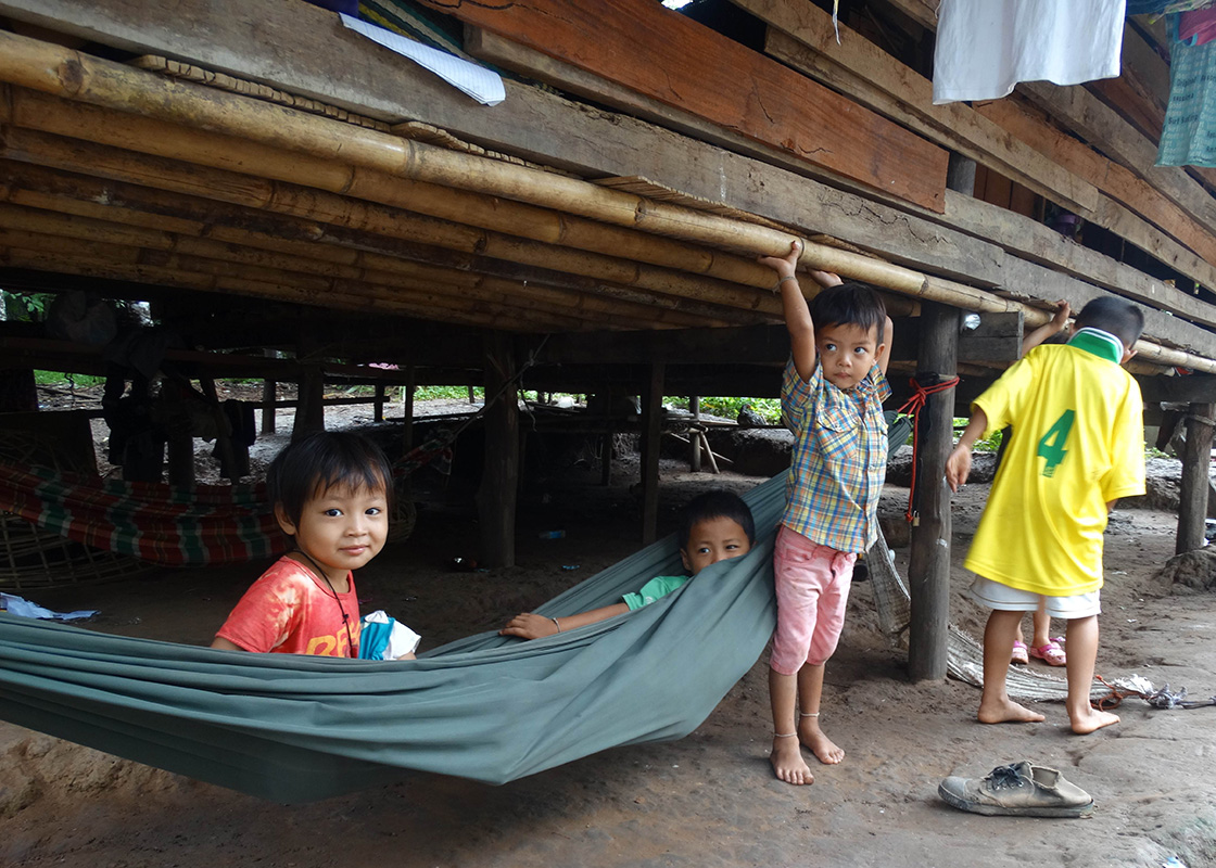 Children in Fung Na