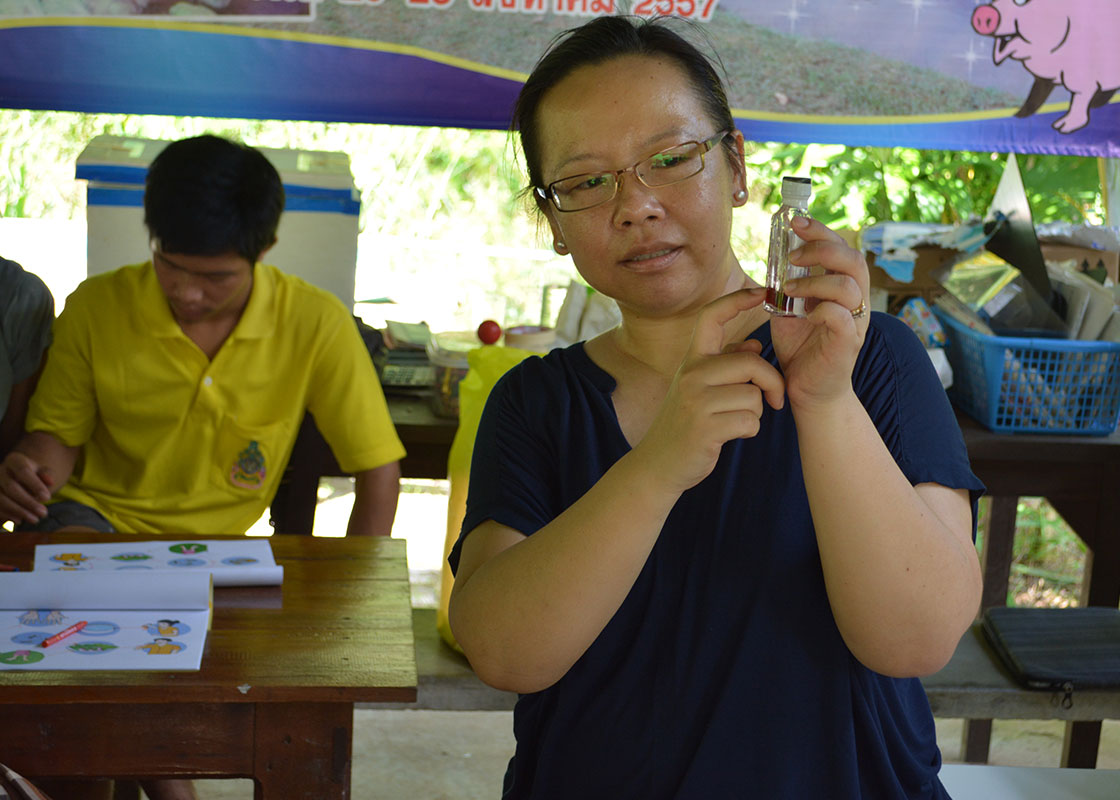 Apinya introducing a simple bacteria test kit from the Ministry of Health.