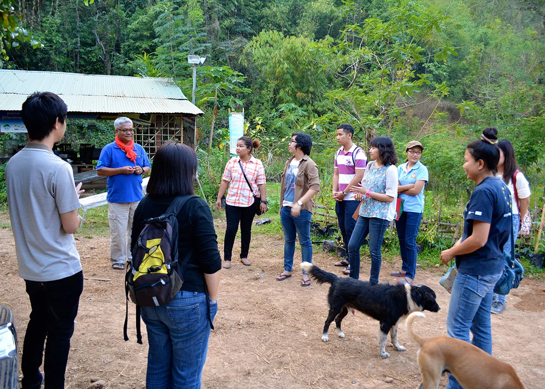 Seri welcomed the team members from MTEC to the training center of PRF in Sangkhlaburi.