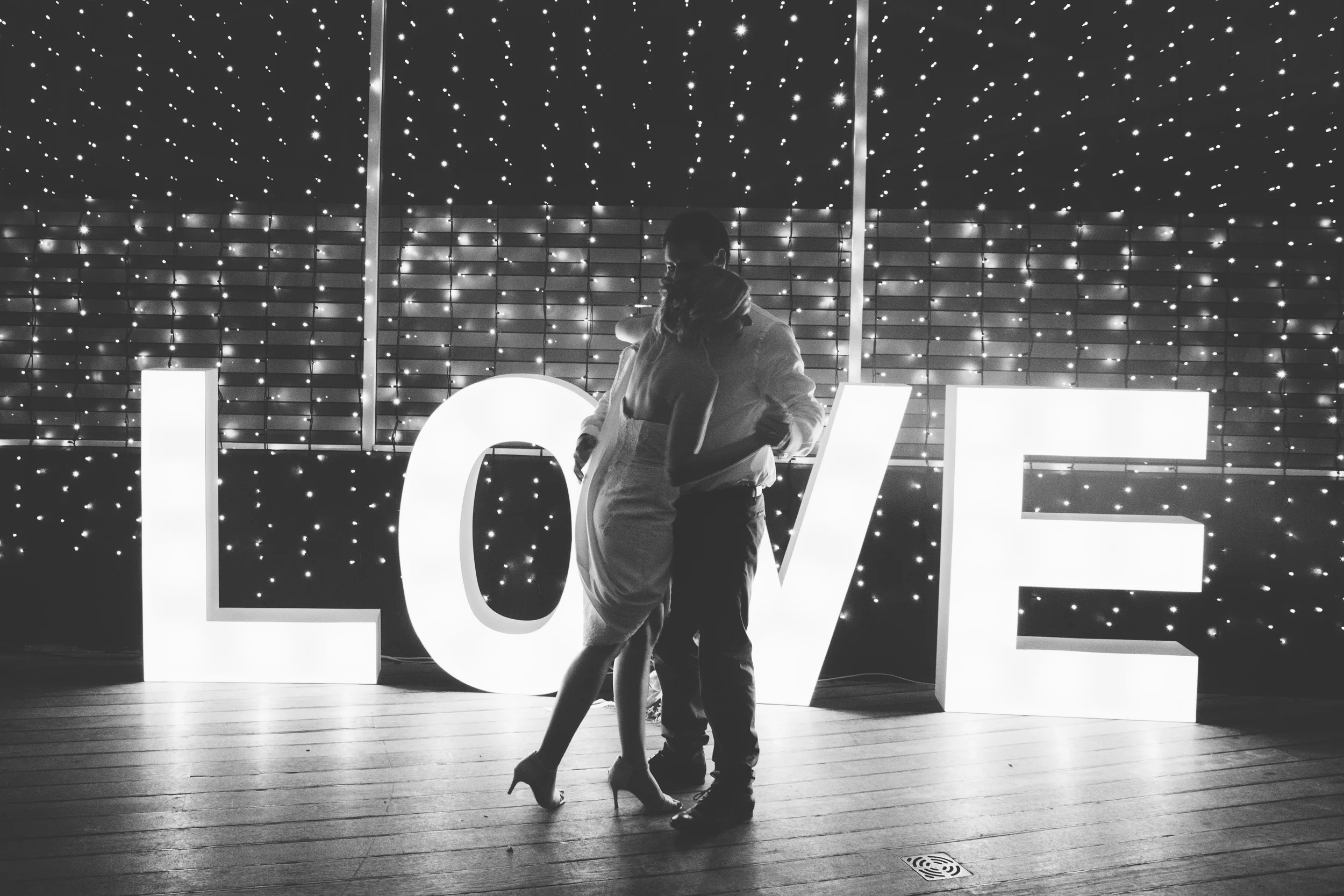 Courtney + Chris_Dancefloor-8802.jpg