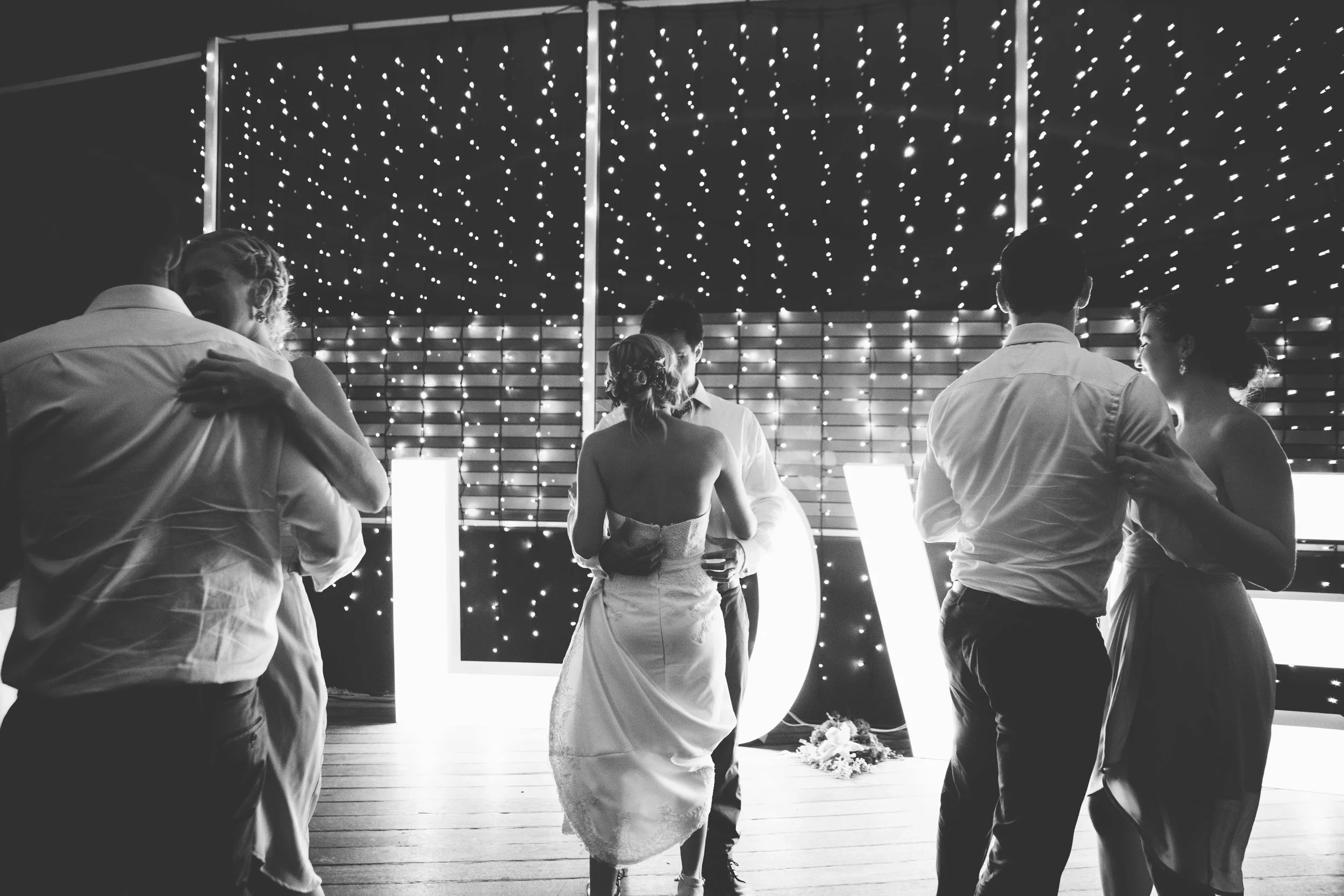 Courtney + Chris_Dancefloor-8821.jpg
