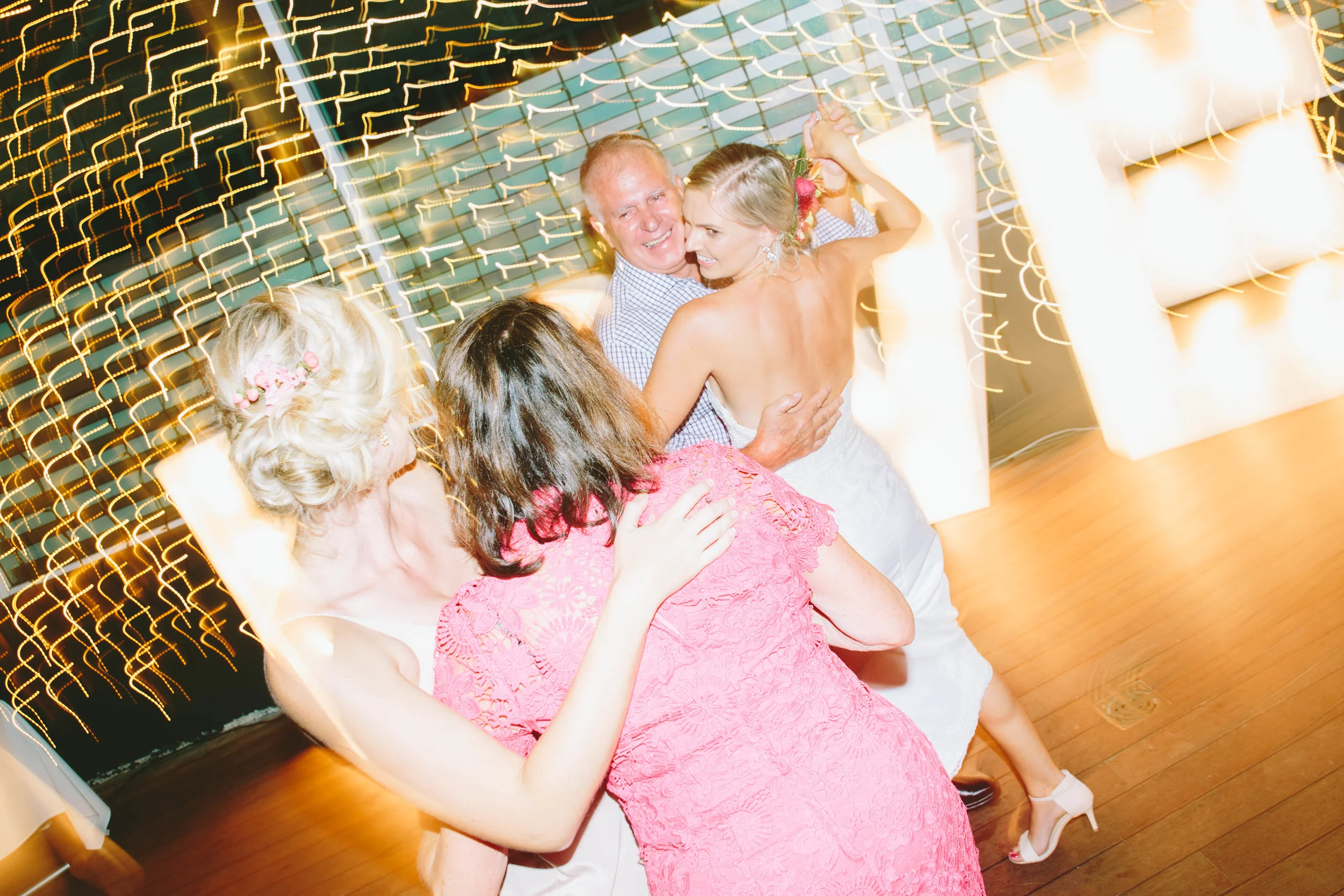 Courtney + Chris_Dancefloor-8928.jpg