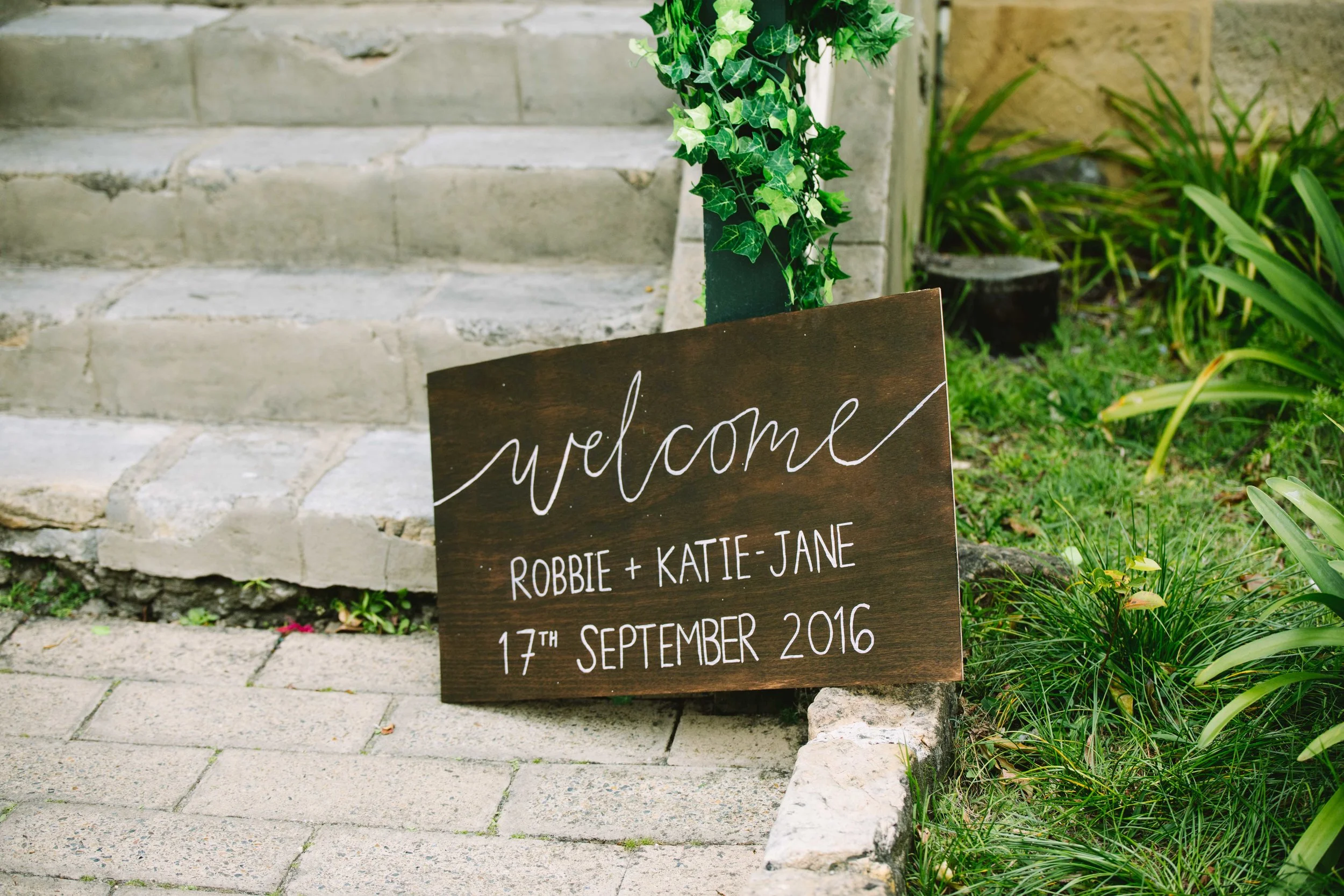 Katie-Jane+RobbieCeremony_Camera1_lowres-1121.jpg