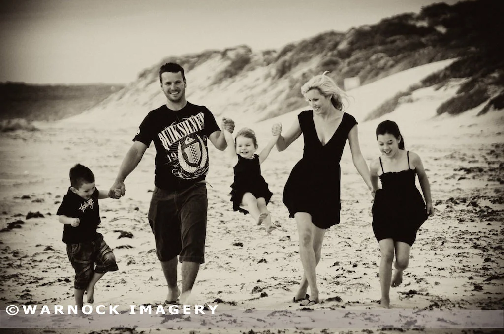 Engagement session can also include the family to make them even more special