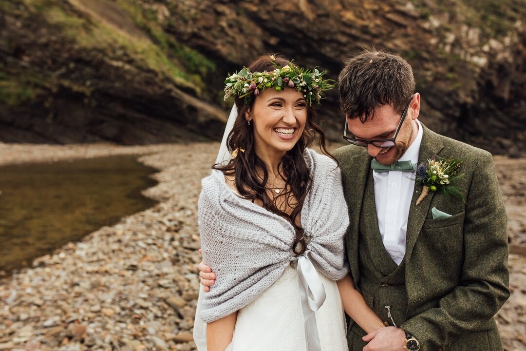 Did you see my post about wet weather last week? On that was a note about appropriate footwear and it prompter me to revisit this wedding. I decided it needed a whole carousel of it's own because it was just the best. And check out the shoes on them 