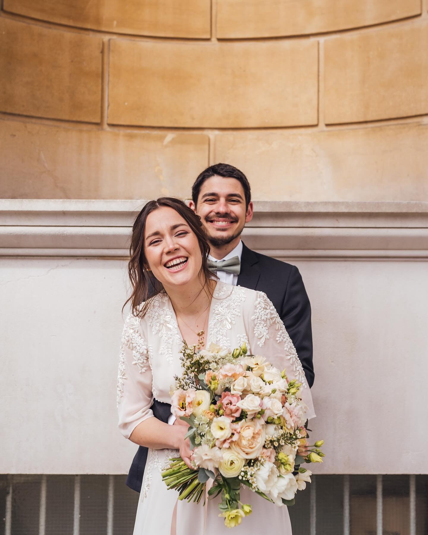 Ten frames for this gorgeous loved up pair who got wedded yesterday in Oxford town hall 💕 beautiful spring weather for walking the streets for their couple photos followed by a beautiful intimate sit down dinner at @wilding_ox