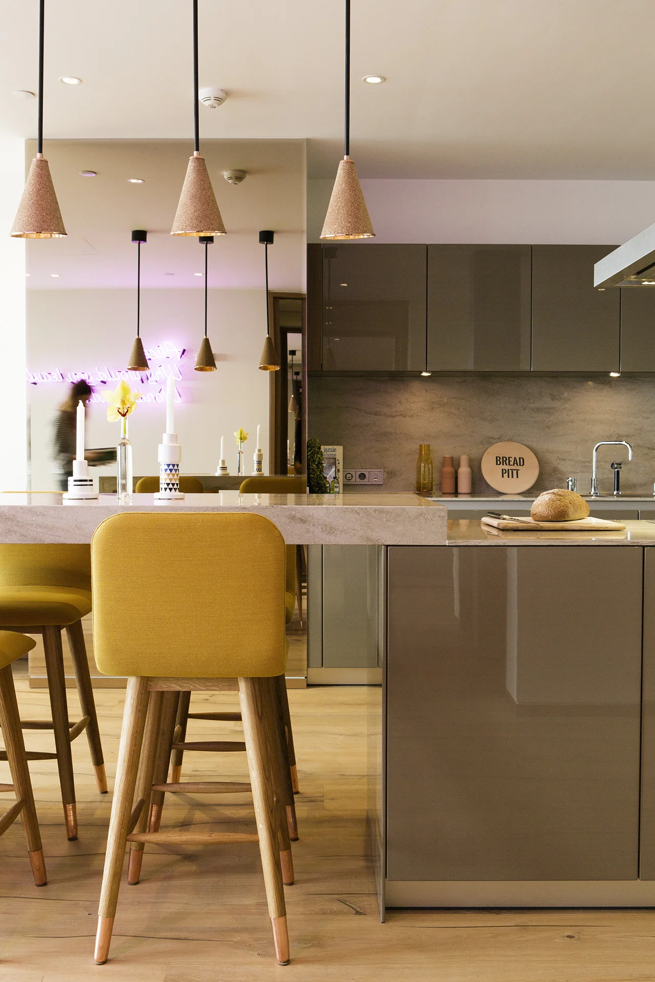 Mistral bar stools, lanterna ceiling lamps and custom designed kitchen.