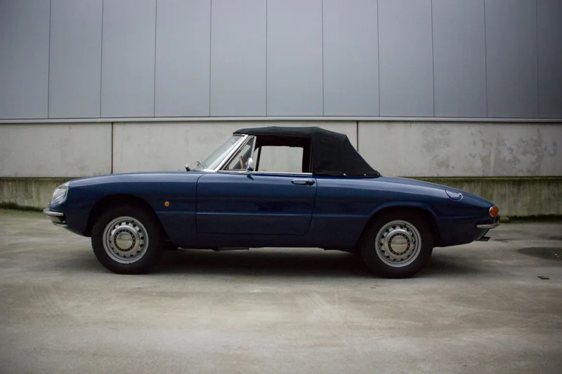 Alfa_Romeo_Duetto-6.jpg