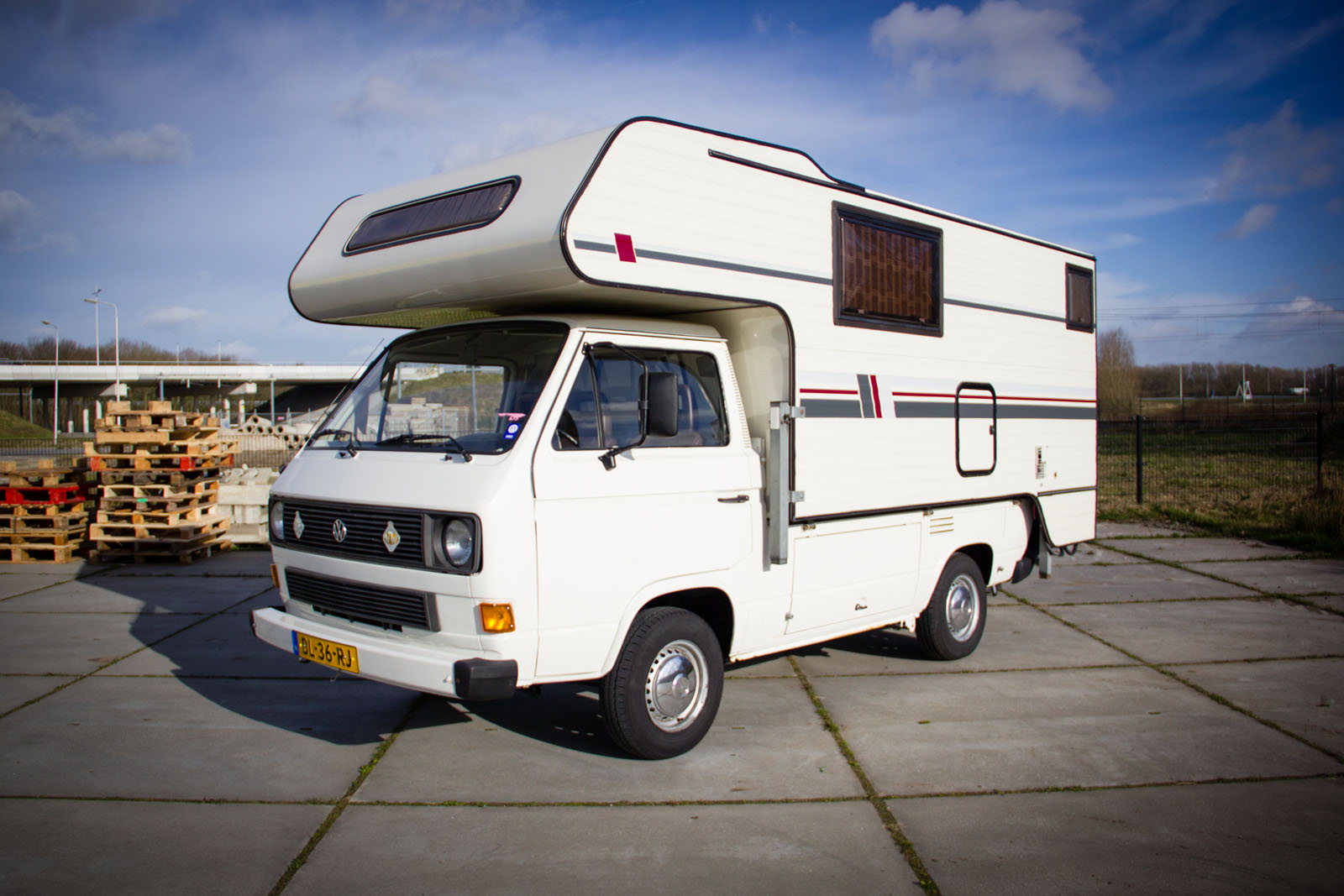 volkswagen-camper-T2-oldtimerland-1.jpg
