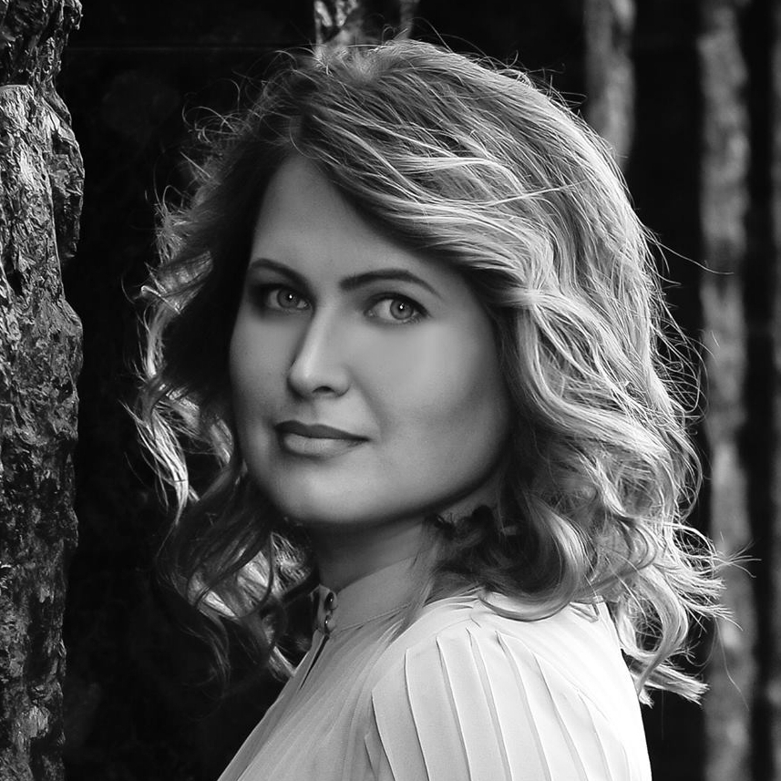 Марина Черкашина архитектор креативной лаборатории «Fabriqu De Forme», дизайнер жилых и общественных интерьеров с 2002 г., арт-директор фабрики «ELIO», куратор брендов «ELDOOR», «ELNOVA», член союза дизайнеров Украины, автор курса декорирования в EDS. Эксперт и лидер мнений в архитектурной среде. Марина создала три серийные кухни для ТМ «ELNOVA», две из которых получили награды «BEST MEBEL UA» (2015, 2016)