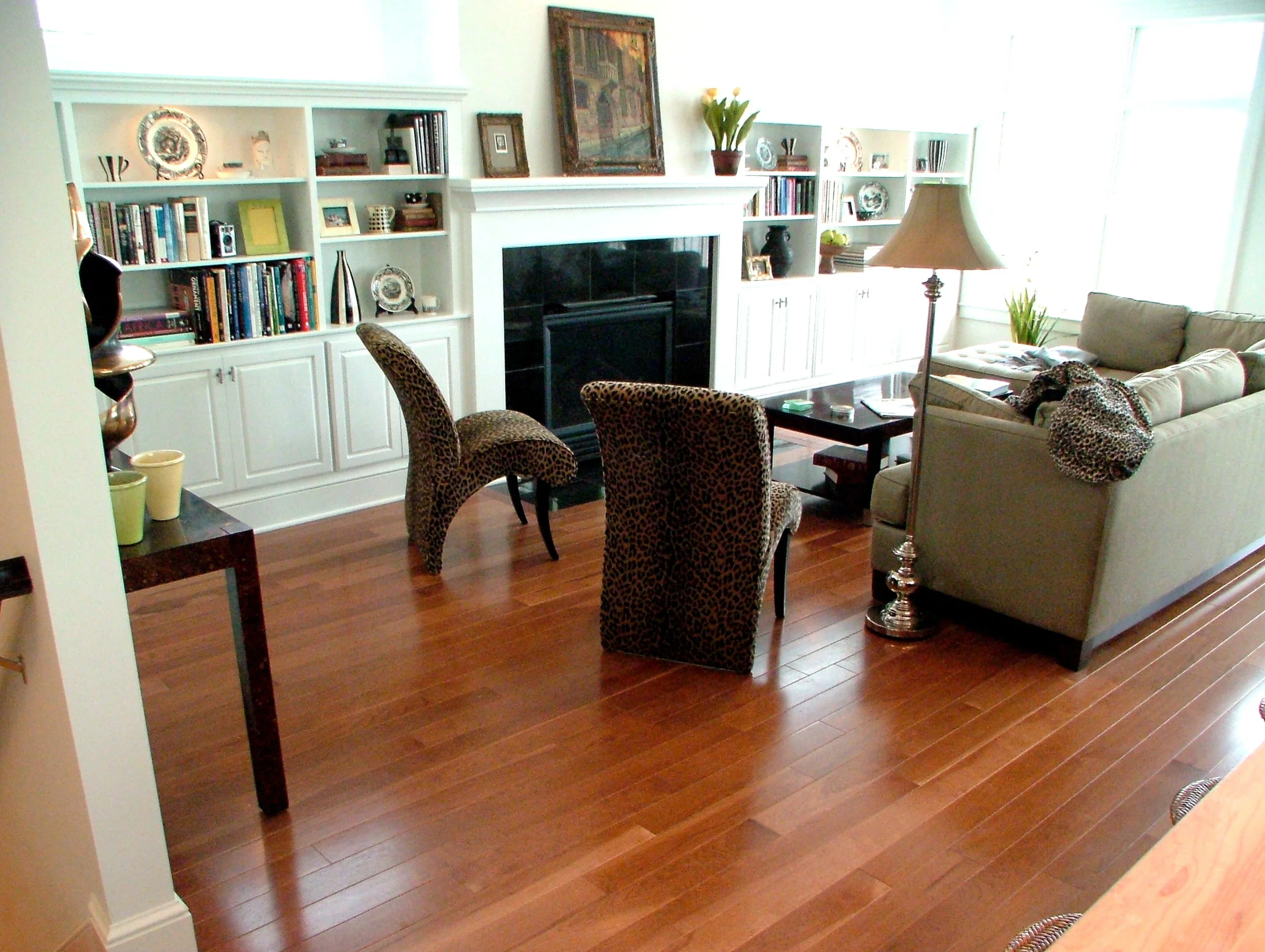 COFFEE HICKORY LIVINGROOM.JPG