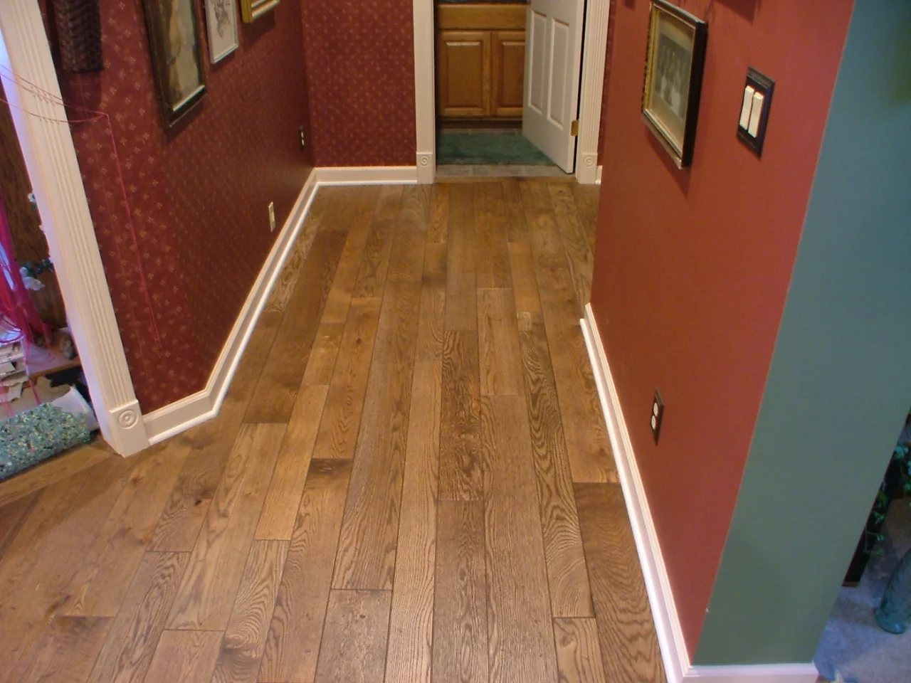 English Pub Oak 2009.jpg