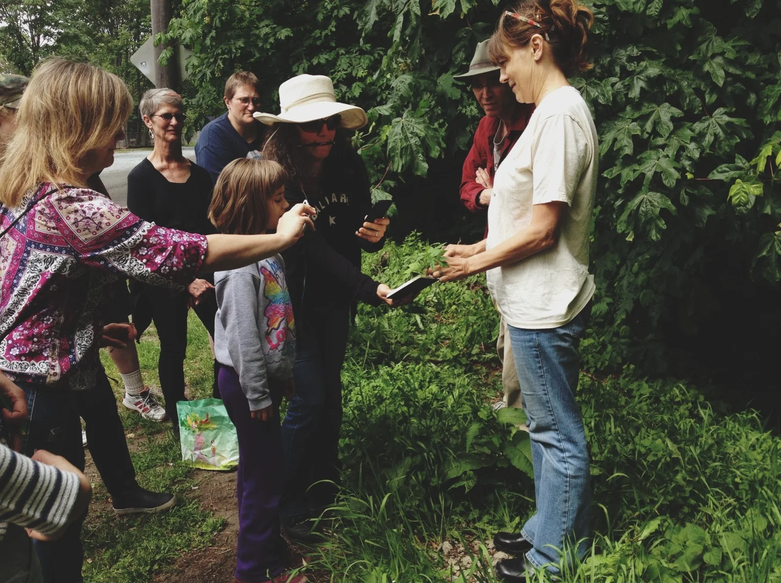  The group took pix and sketched to help them retain the plant shapes and info for later. 