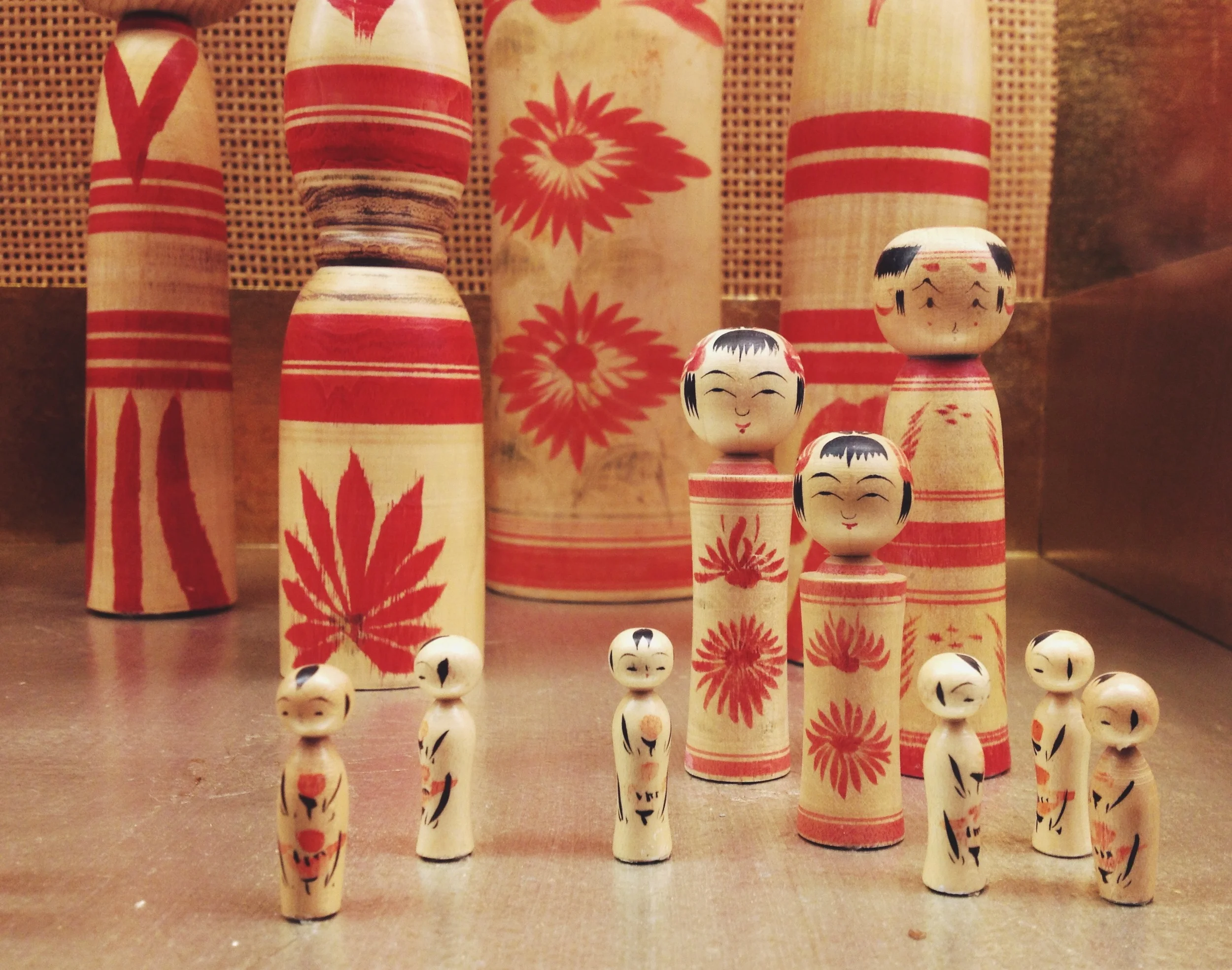  Japanese dolls (kokeshi) 