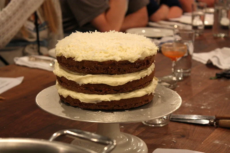  Bella! Diane likes to leave the sides un-iced for this rustic look. 