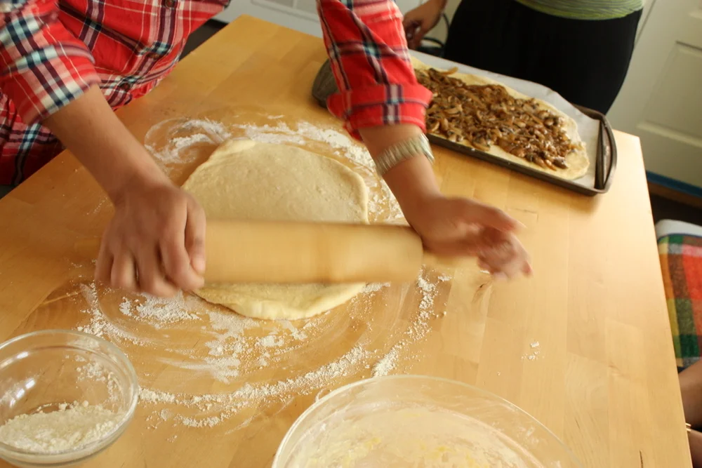  Here one of Irina's friends rolled out the top crust. 