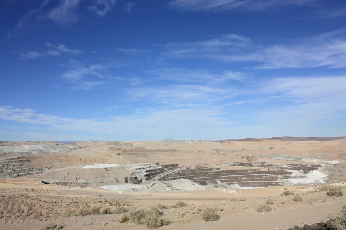  The borax mine. The roads leading to the mine all have unusual speed limits - 37.5 mph, 23 mph, 17 mph. We were wondering if it was some kind of engineering joke, but we asked the security guard, and he said it's for safety - the unexpected numbers 