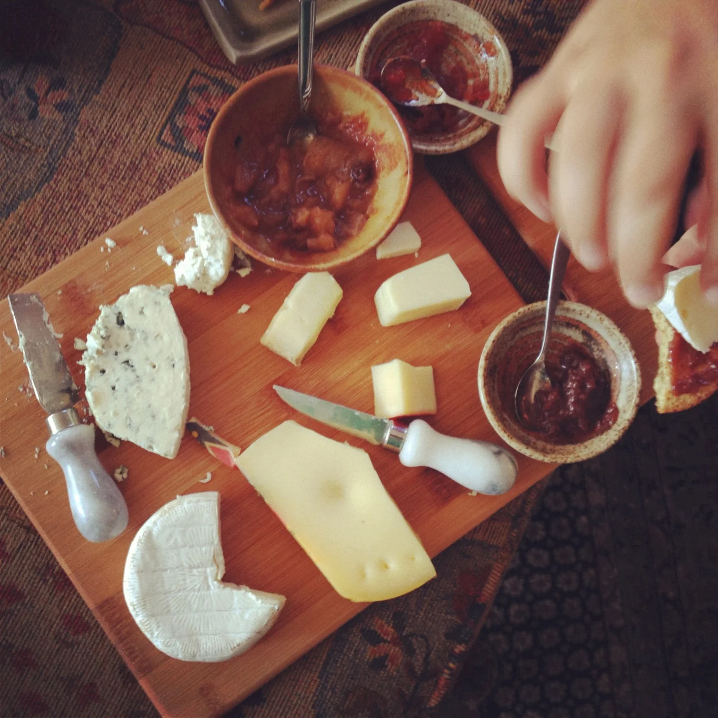  Cheeses and chutneys 