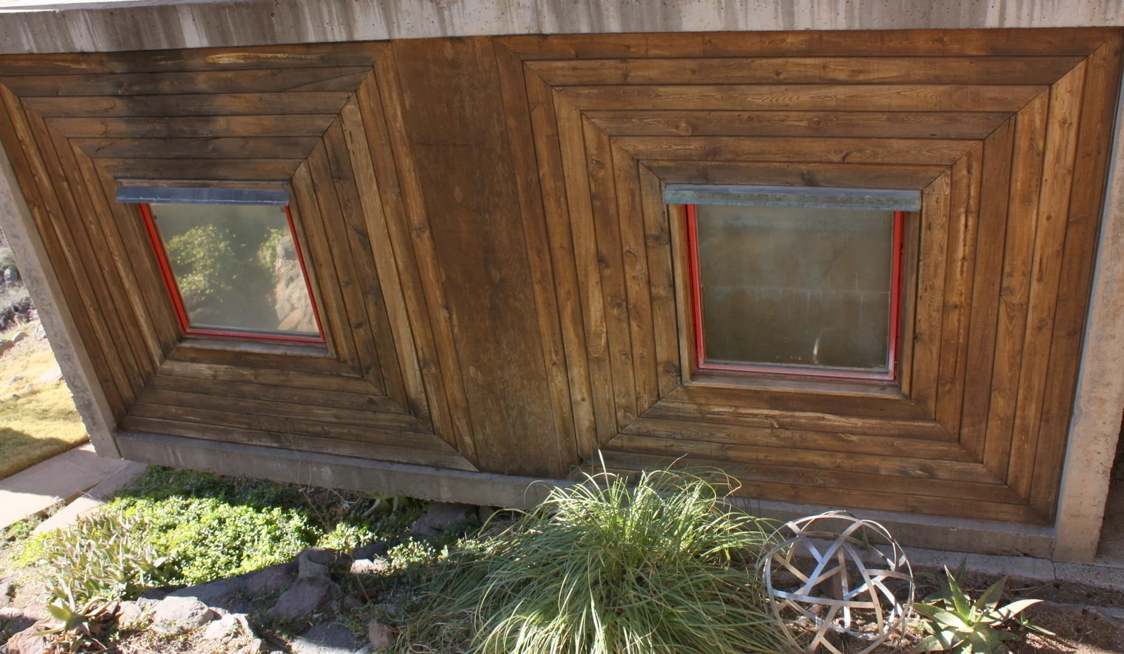  I liked the detail of these wood windows. 