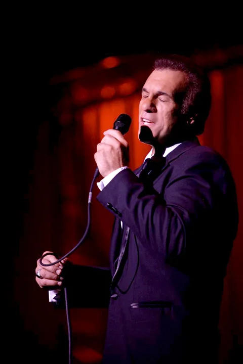 Davi Does Sinatra His Way