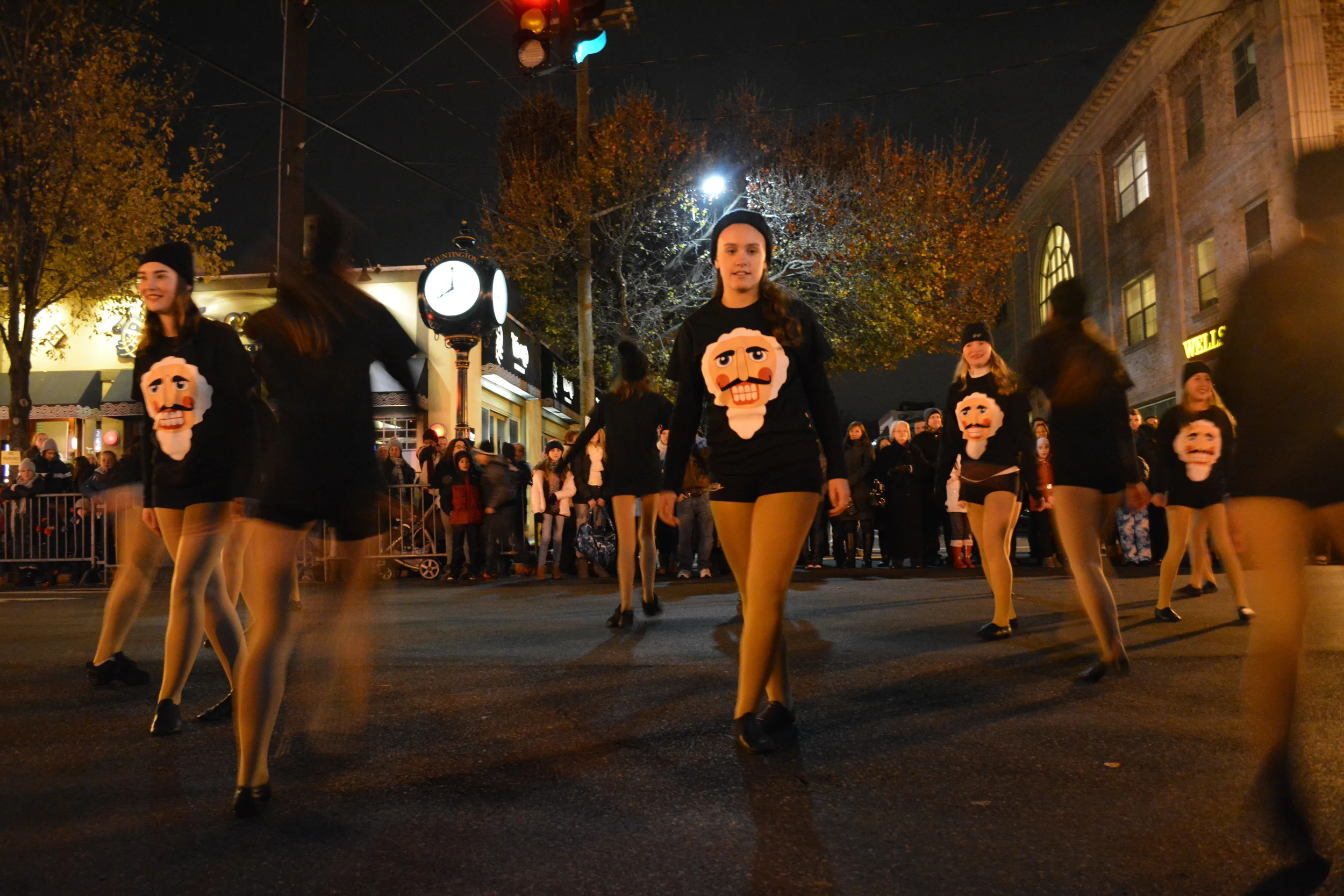 Huntington Holiday Parade Draws Thousands — Long Islander News