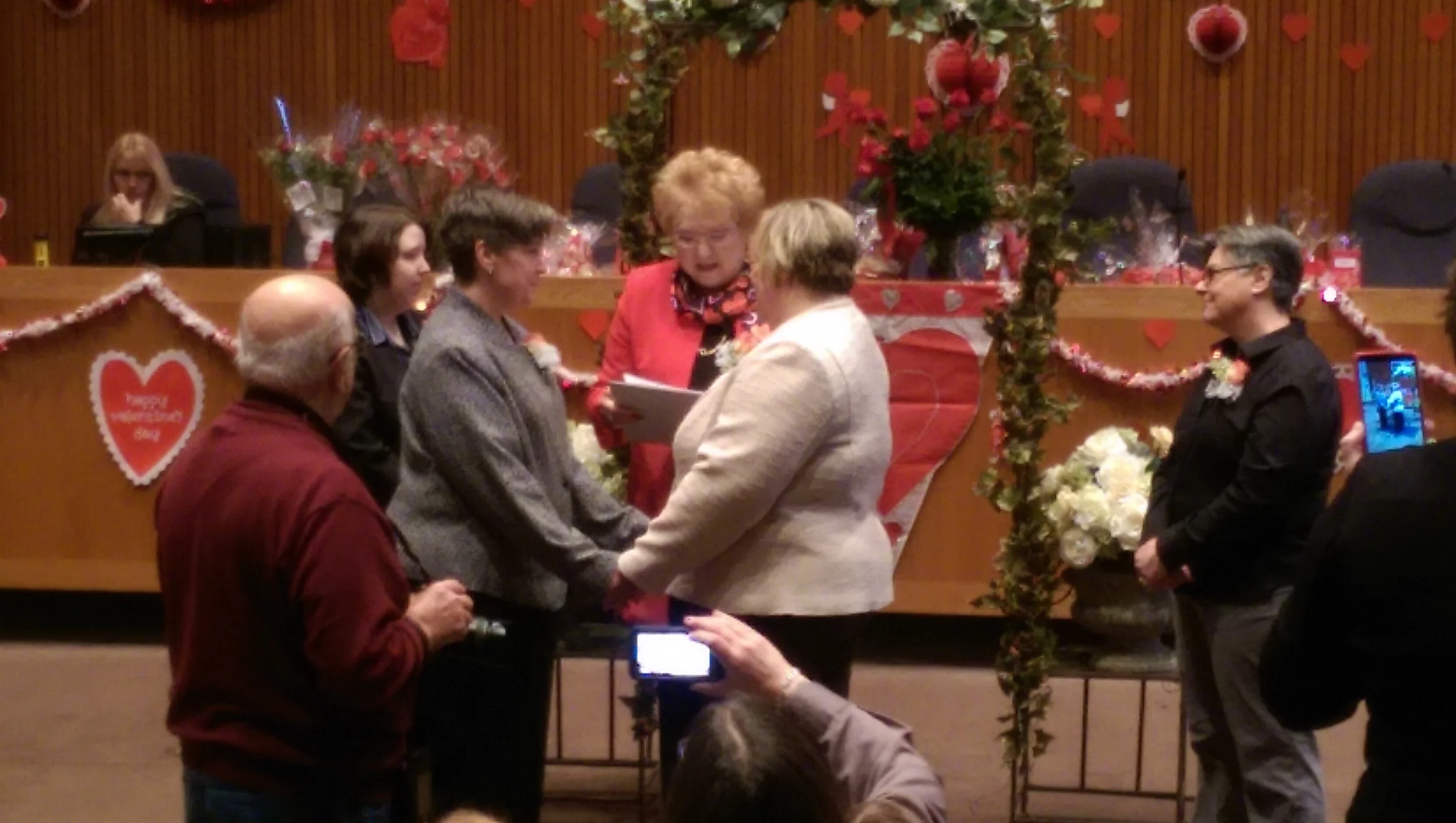 15 Couples Tie The Knot At Town’s Annual Wedding Marathon