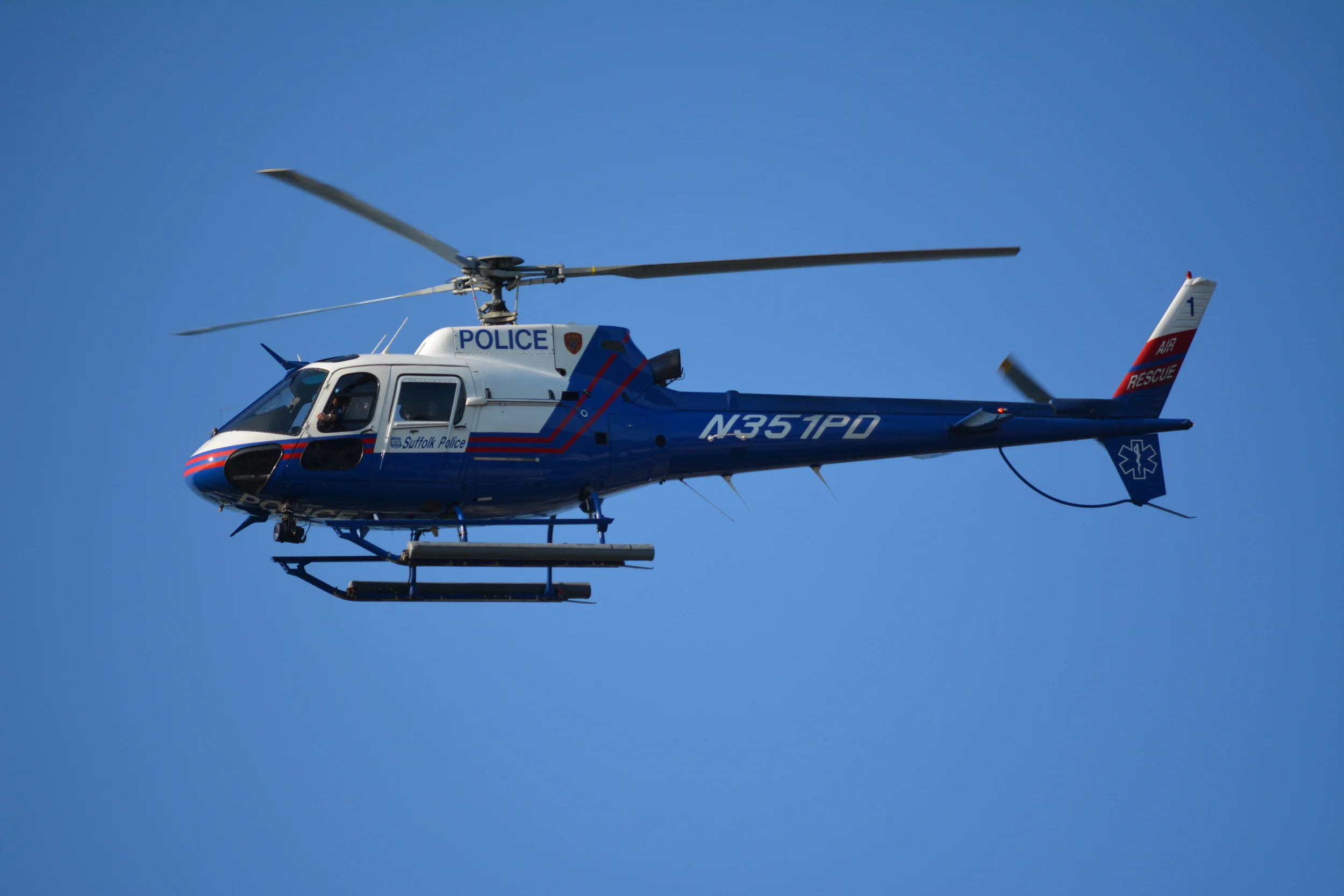 Manhunt Is On For Suspects In Harmony Road Burglary