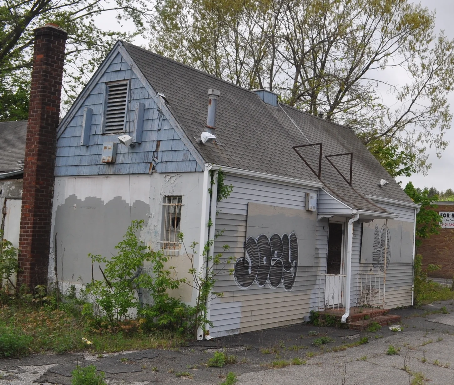 Law Sets Fines For Owners Who Don’t Clean Up Graffiti