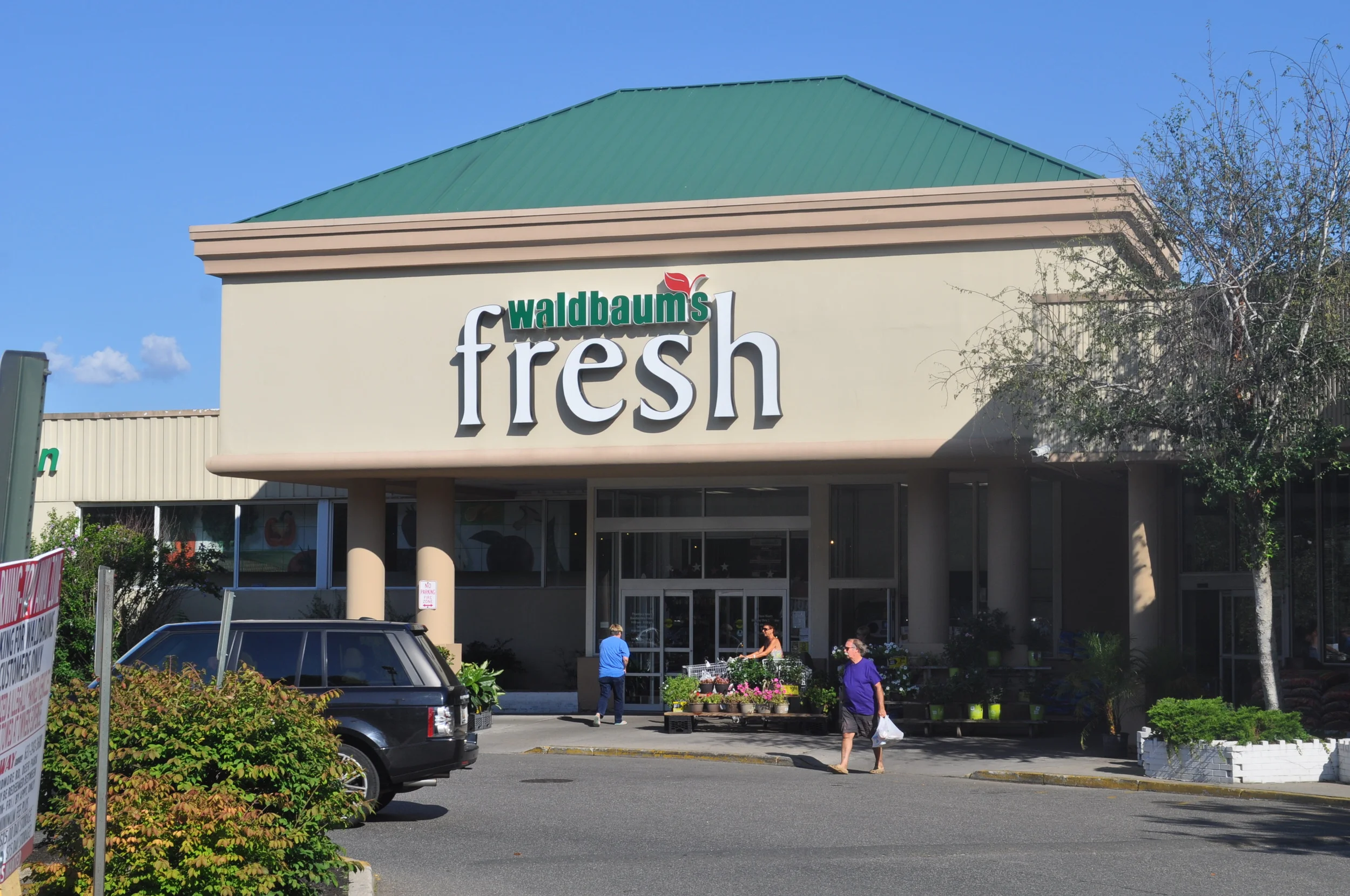 Waldbaum’s Workers Hope For Better Times With Stop & Shop — Long