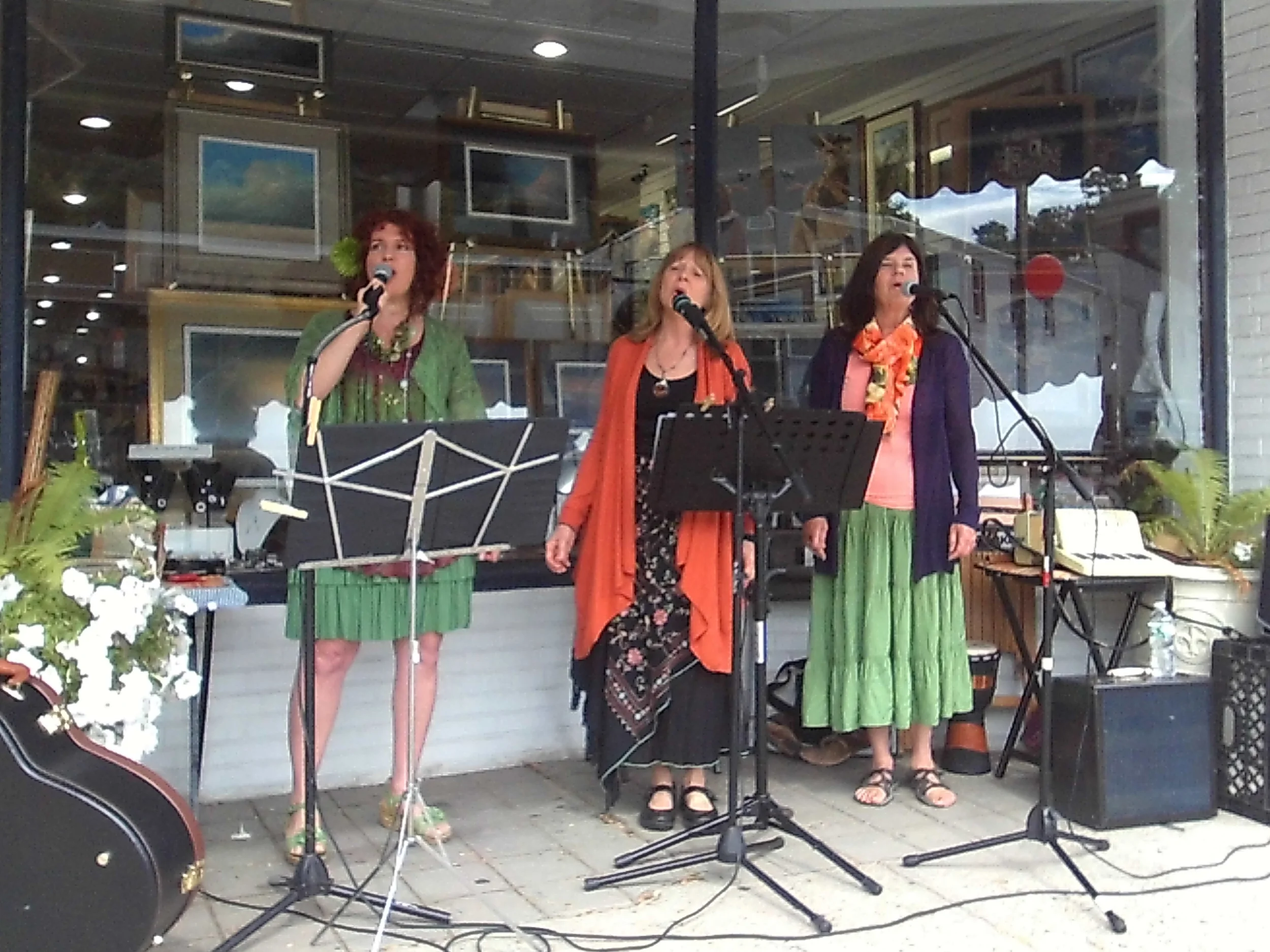Art, Music Welcomes Autumn At Northport ArtWalk
