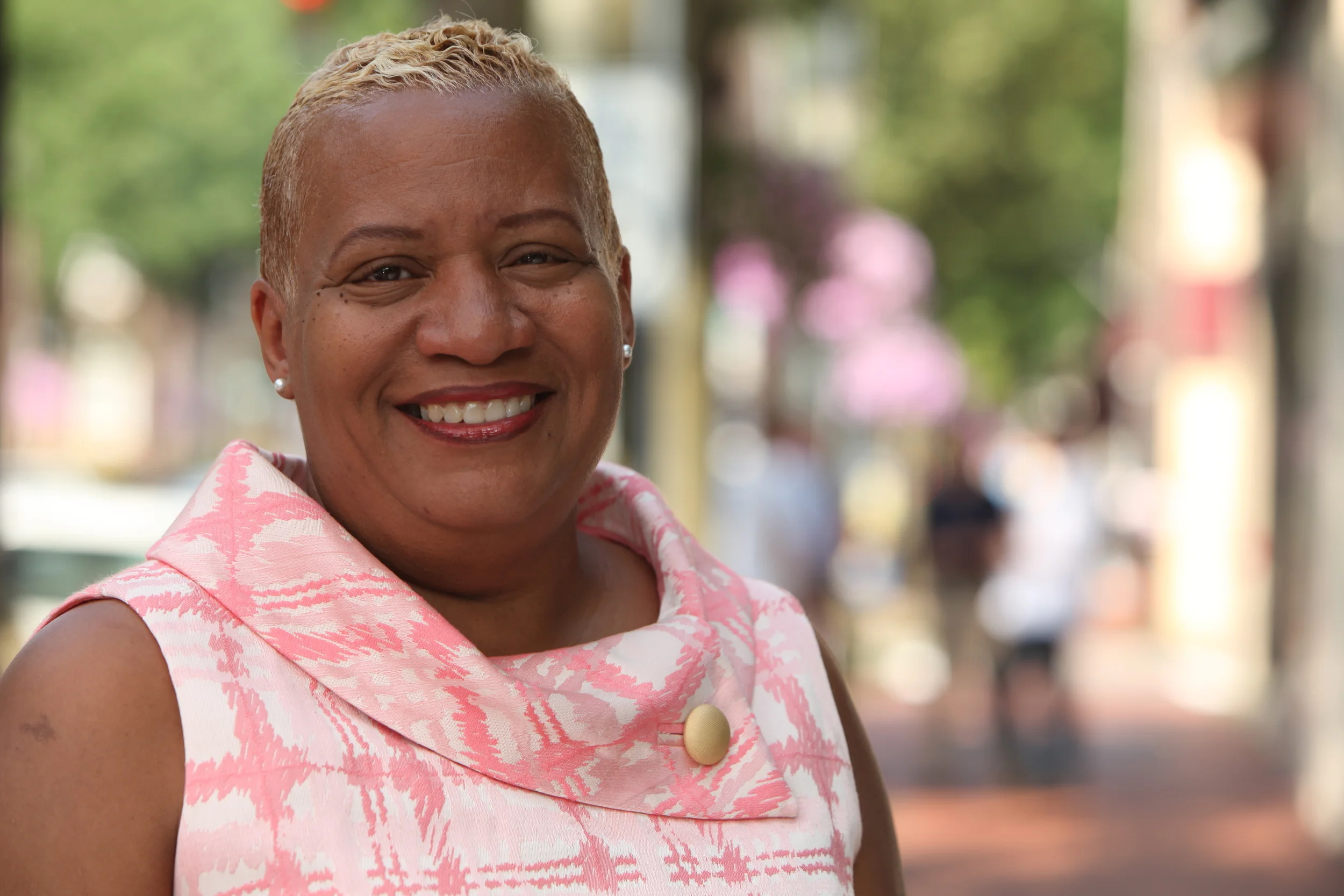 ‘Bistro’ Bill Would Allow Shops To Add Seats, Booze